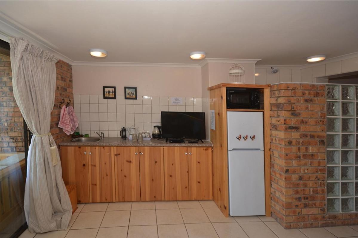 Double Room with Balcony and Sea View photo 2