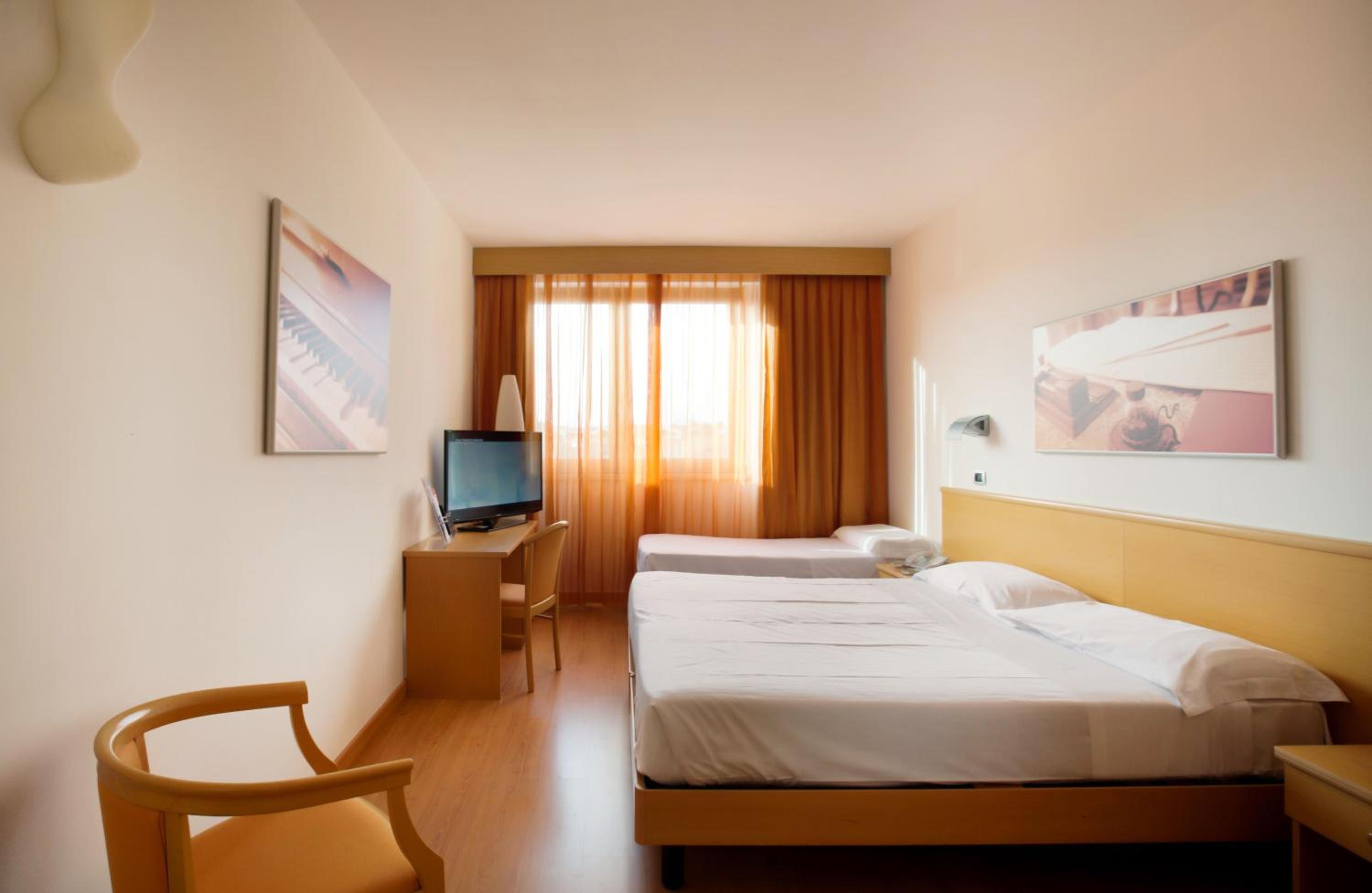 Triple Room - Photo 2