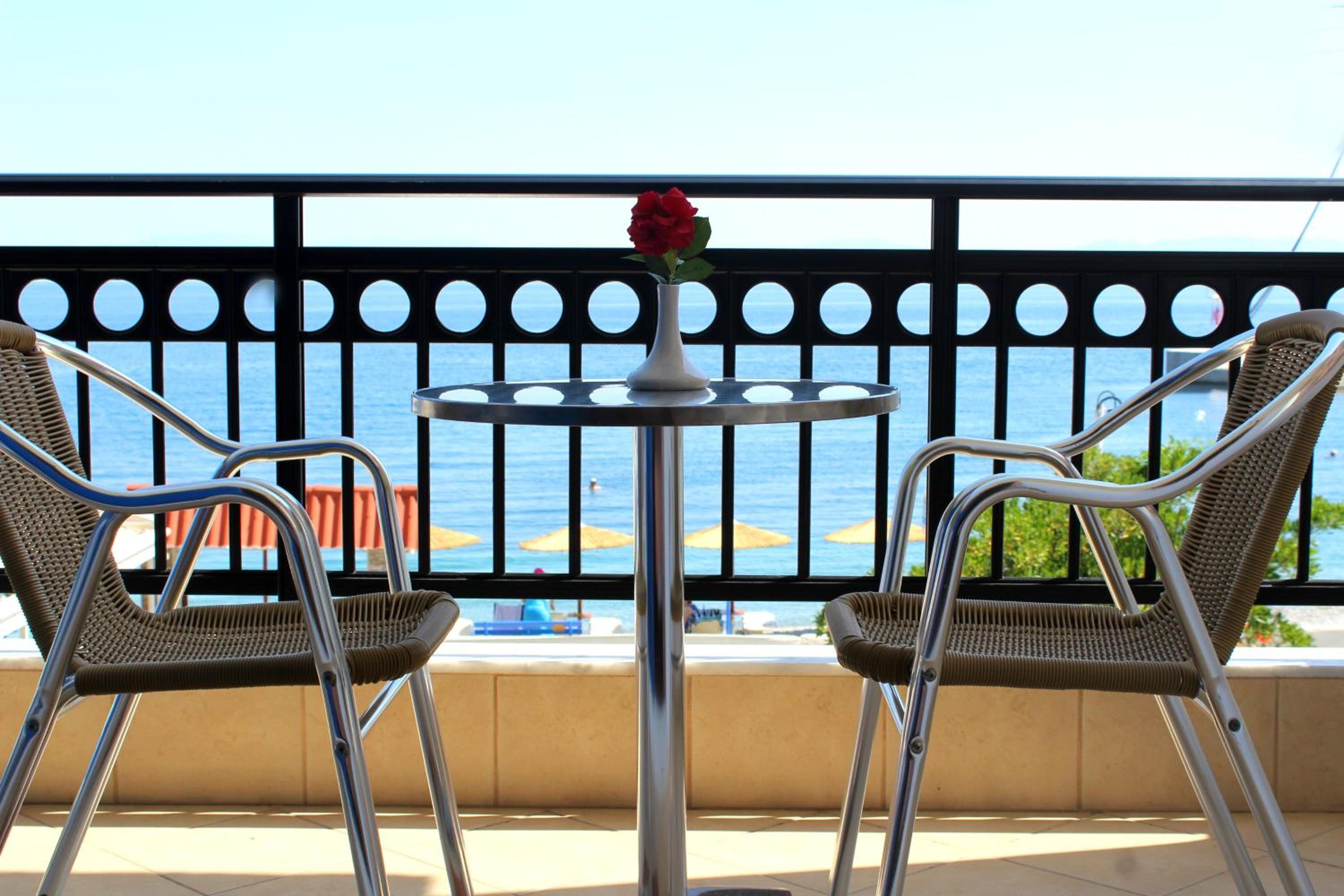 Triple Room with Sea View