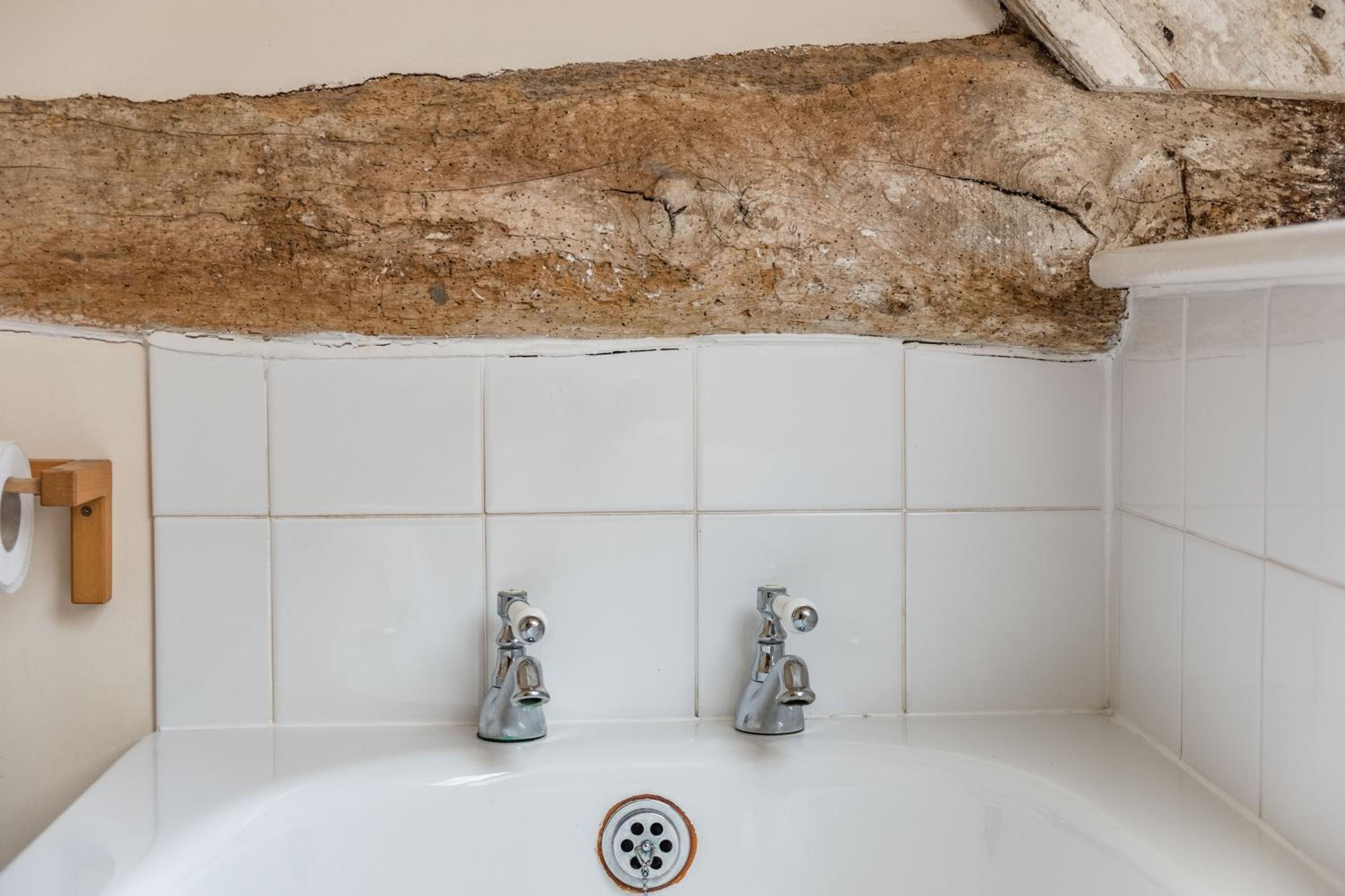 Two-Bedroom House - Kiln Cottage - Photo 11