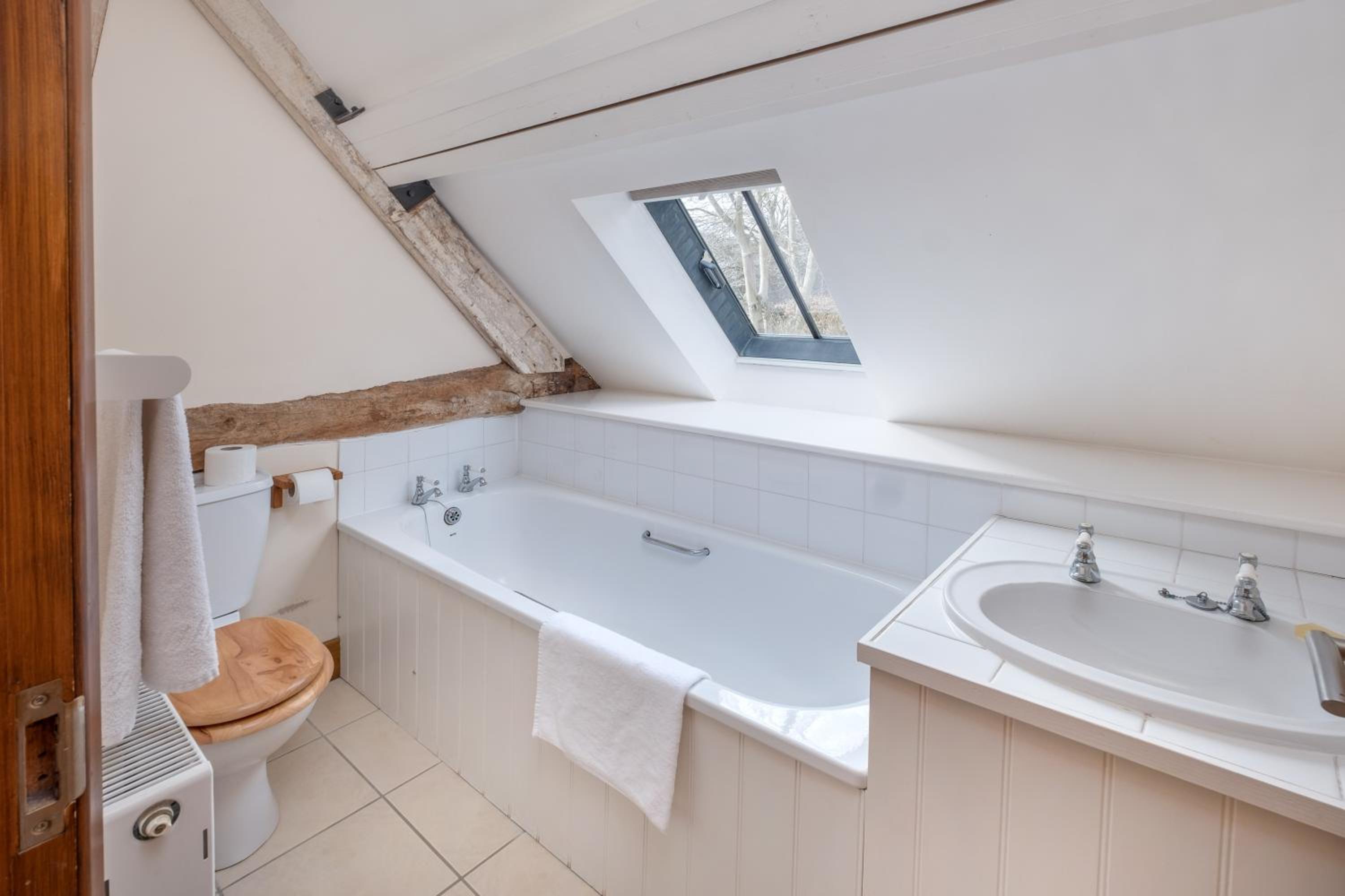 Two-Bedroom House - Kiln Cottage - Photo 10