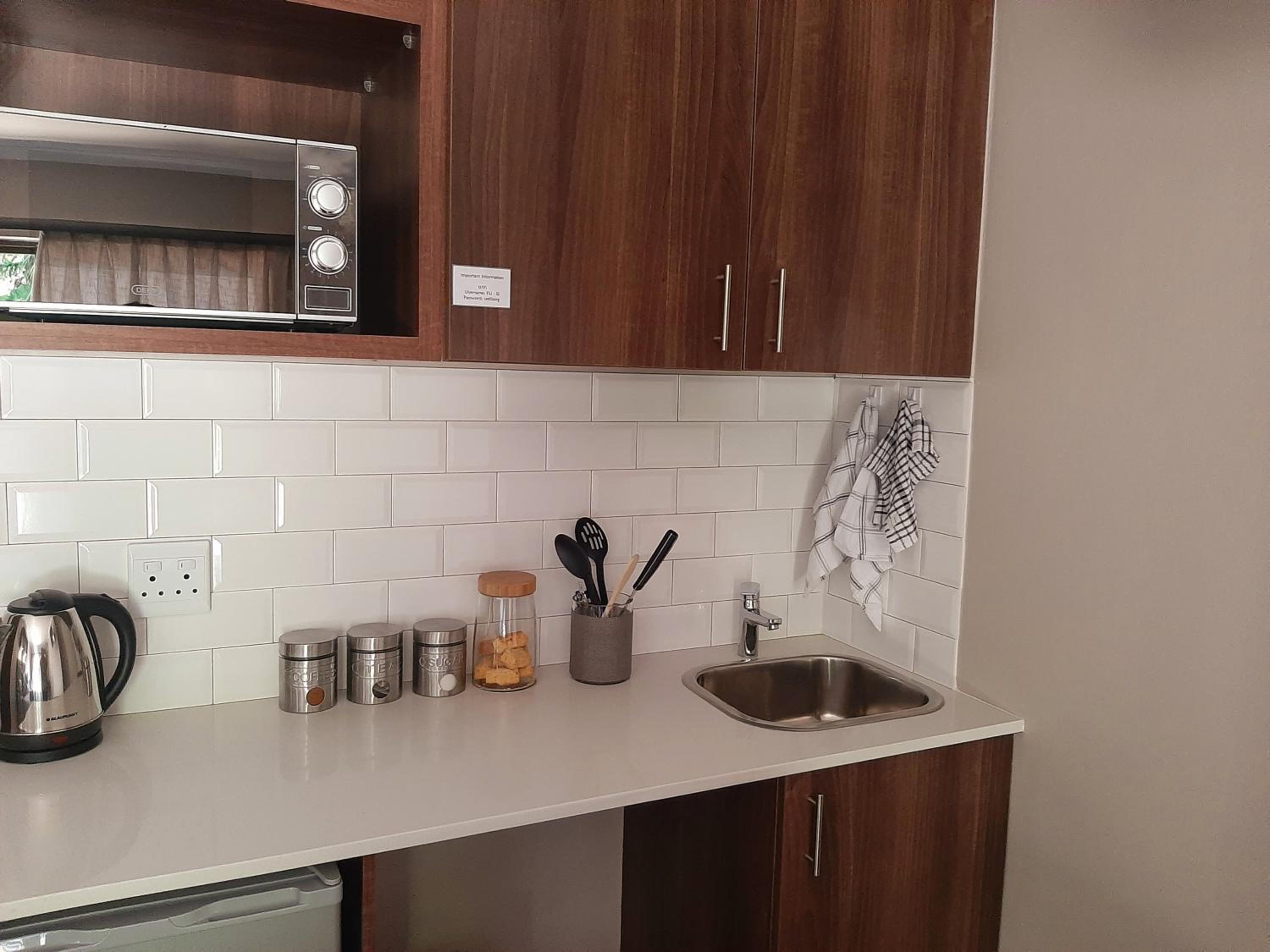 Deluxe Double Room with Bath photo 3