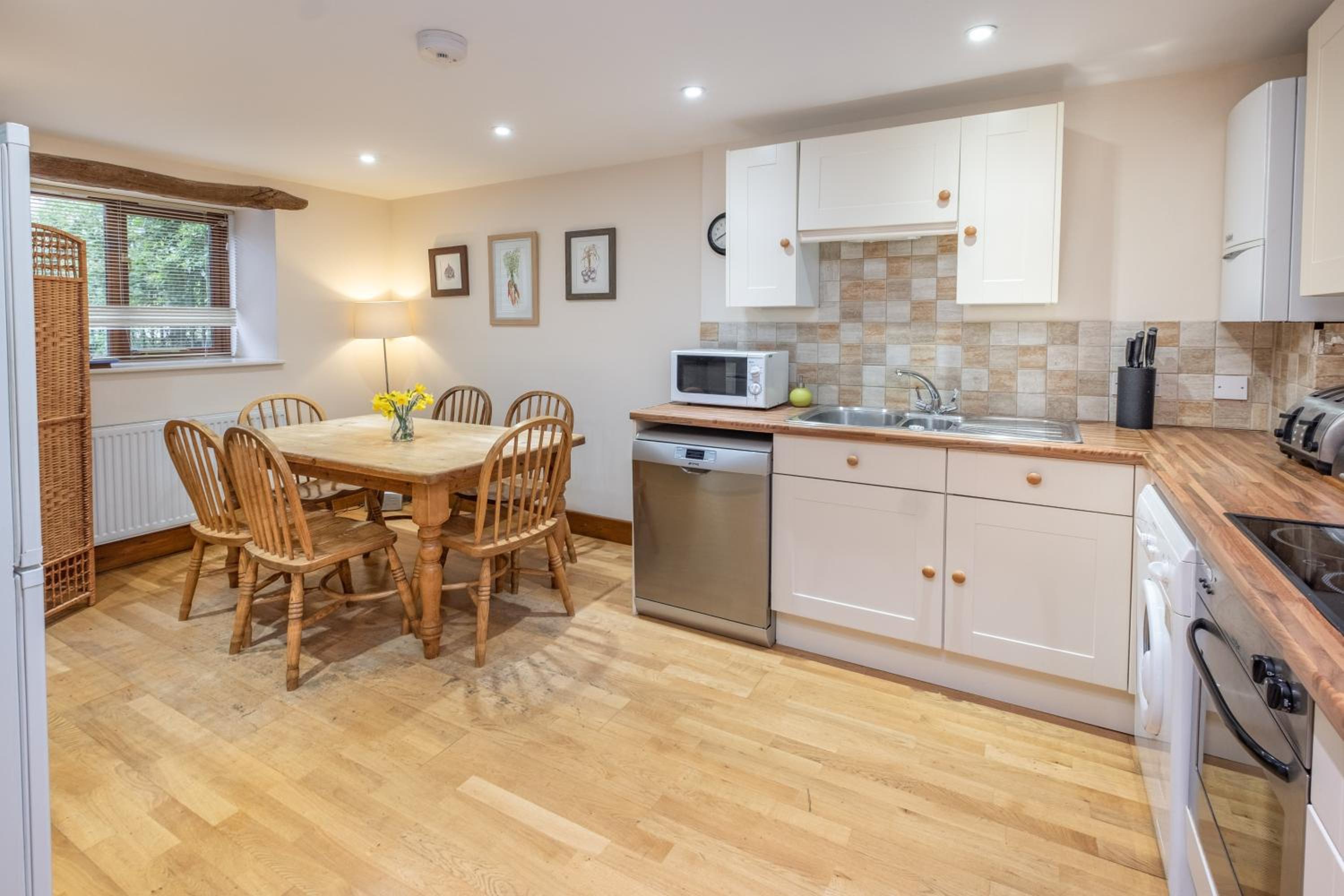 Three-Bedroom House - Mill Cottage - Photo 2