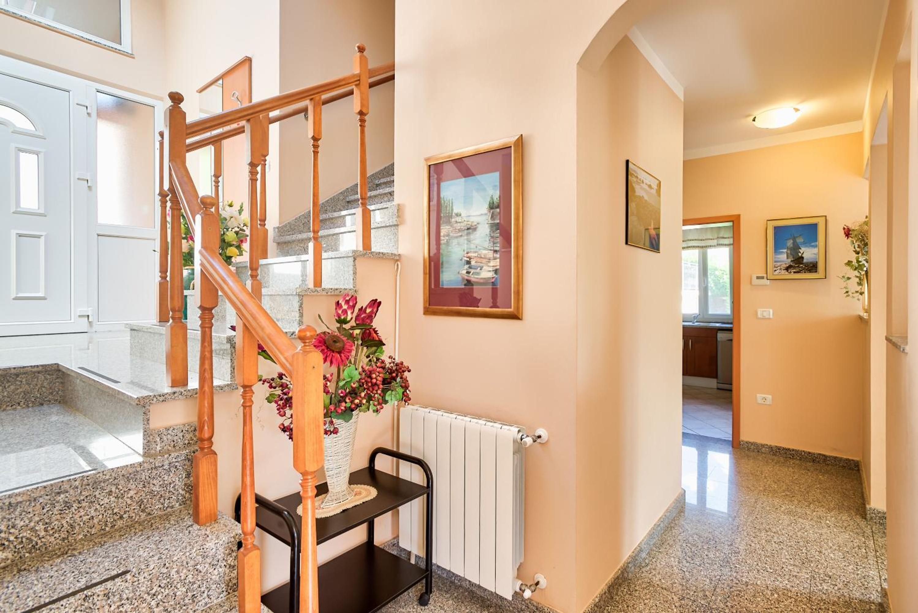 Villa photo 1