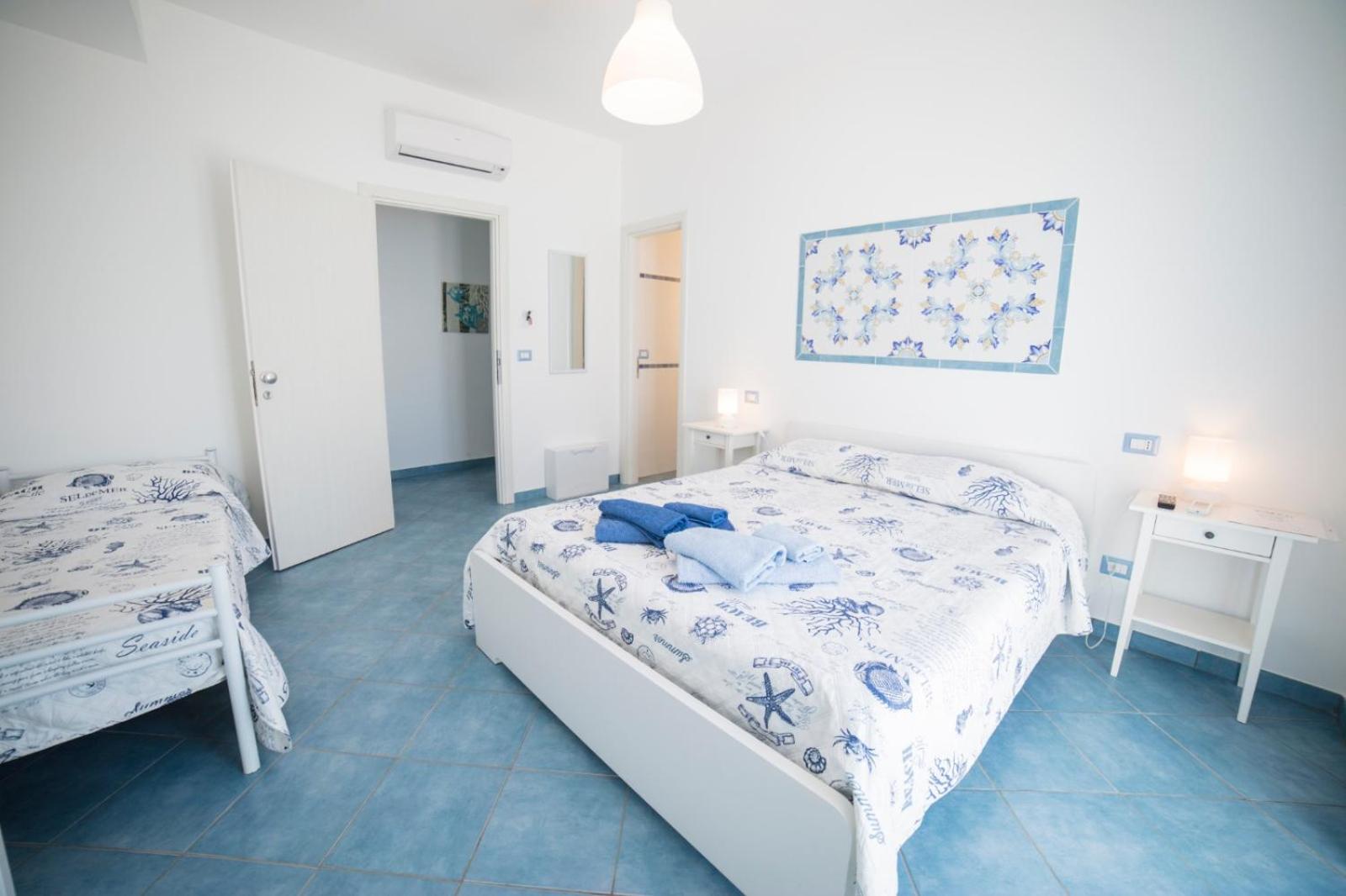 Deluxe Double Room with Sea View - Photo 7
