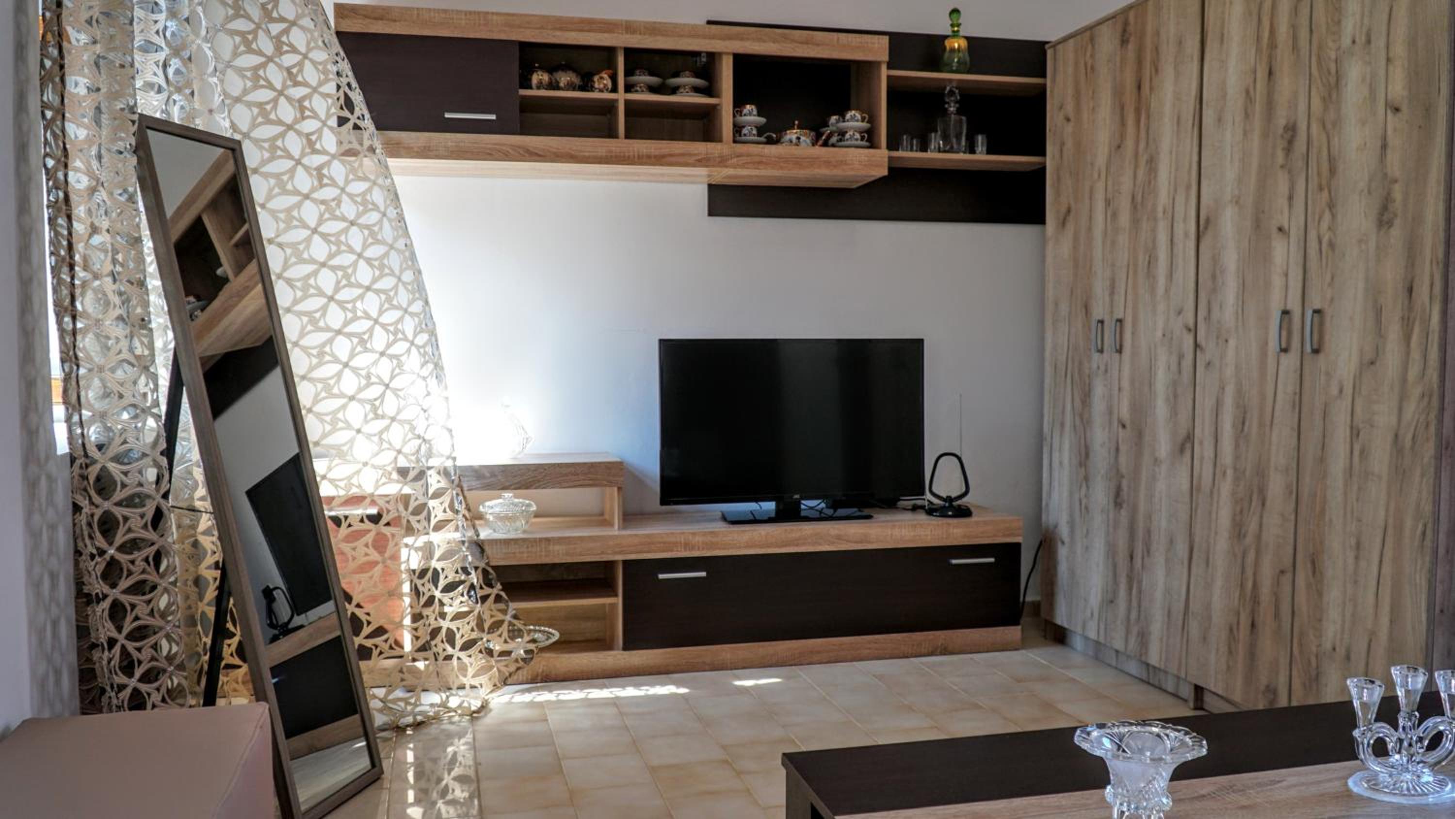 Two-Bedroom House - Photo 1