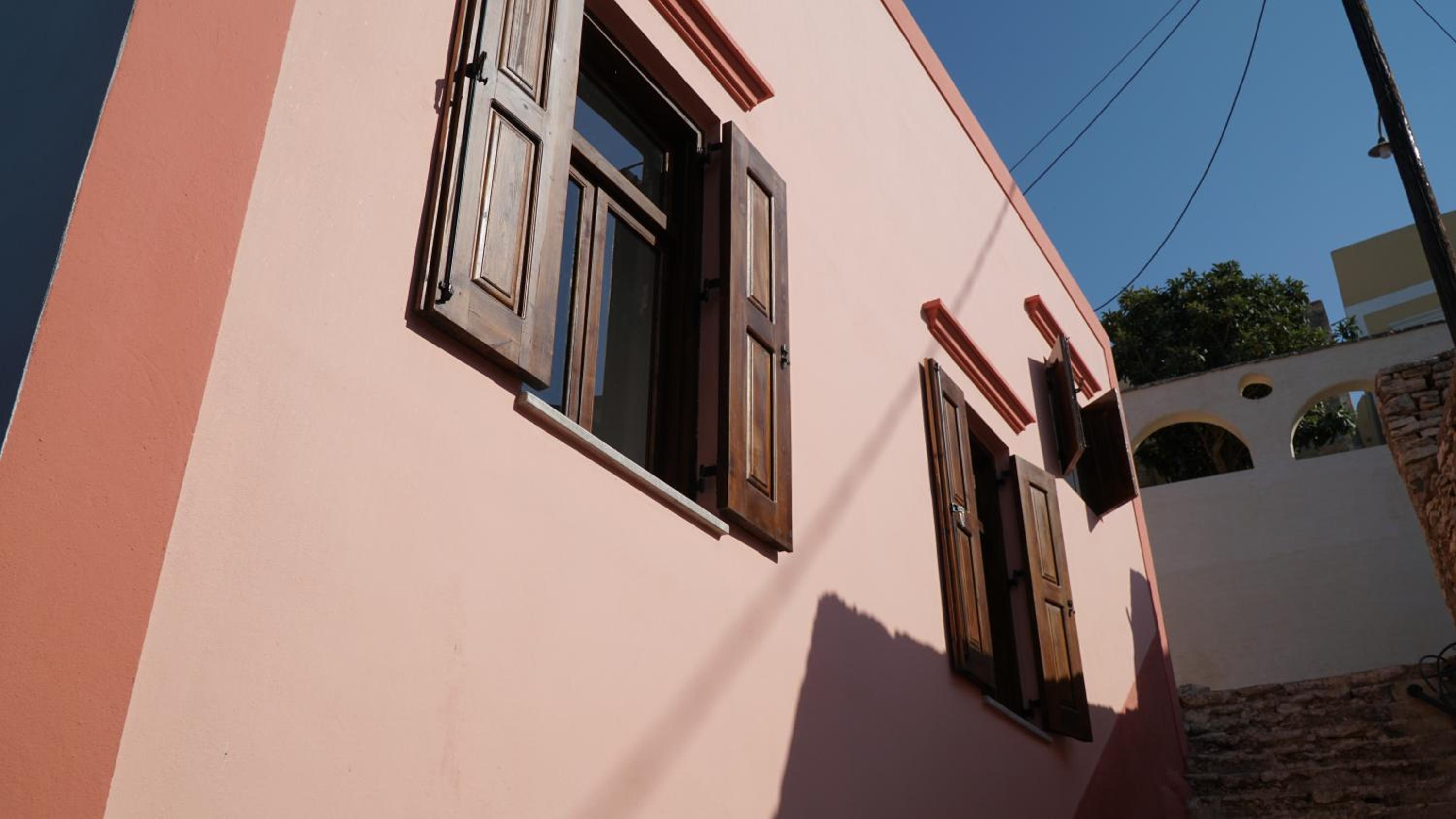 Two-Bedroom House - Photo 2