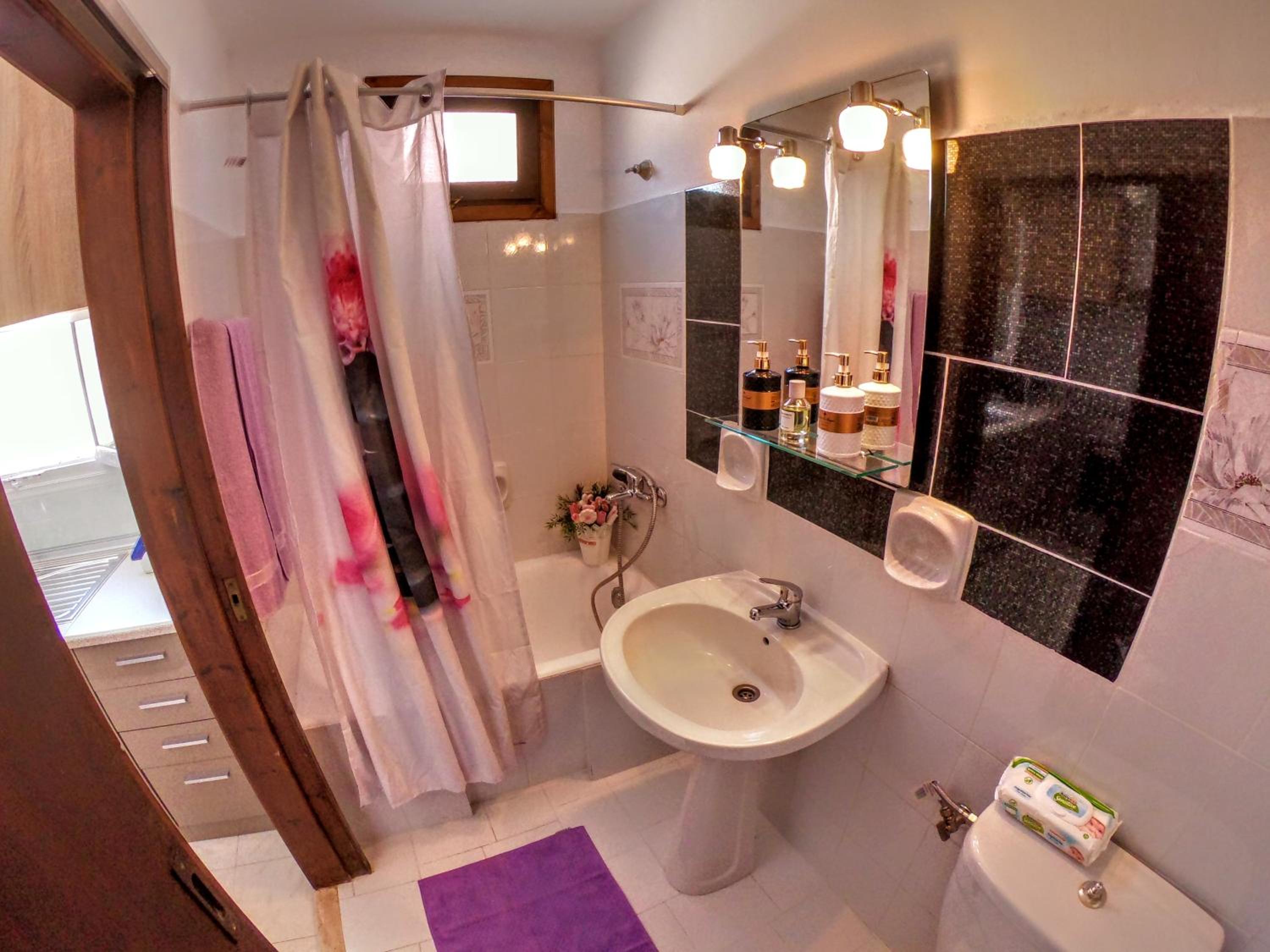 Two-Bedroom House - Photo 31