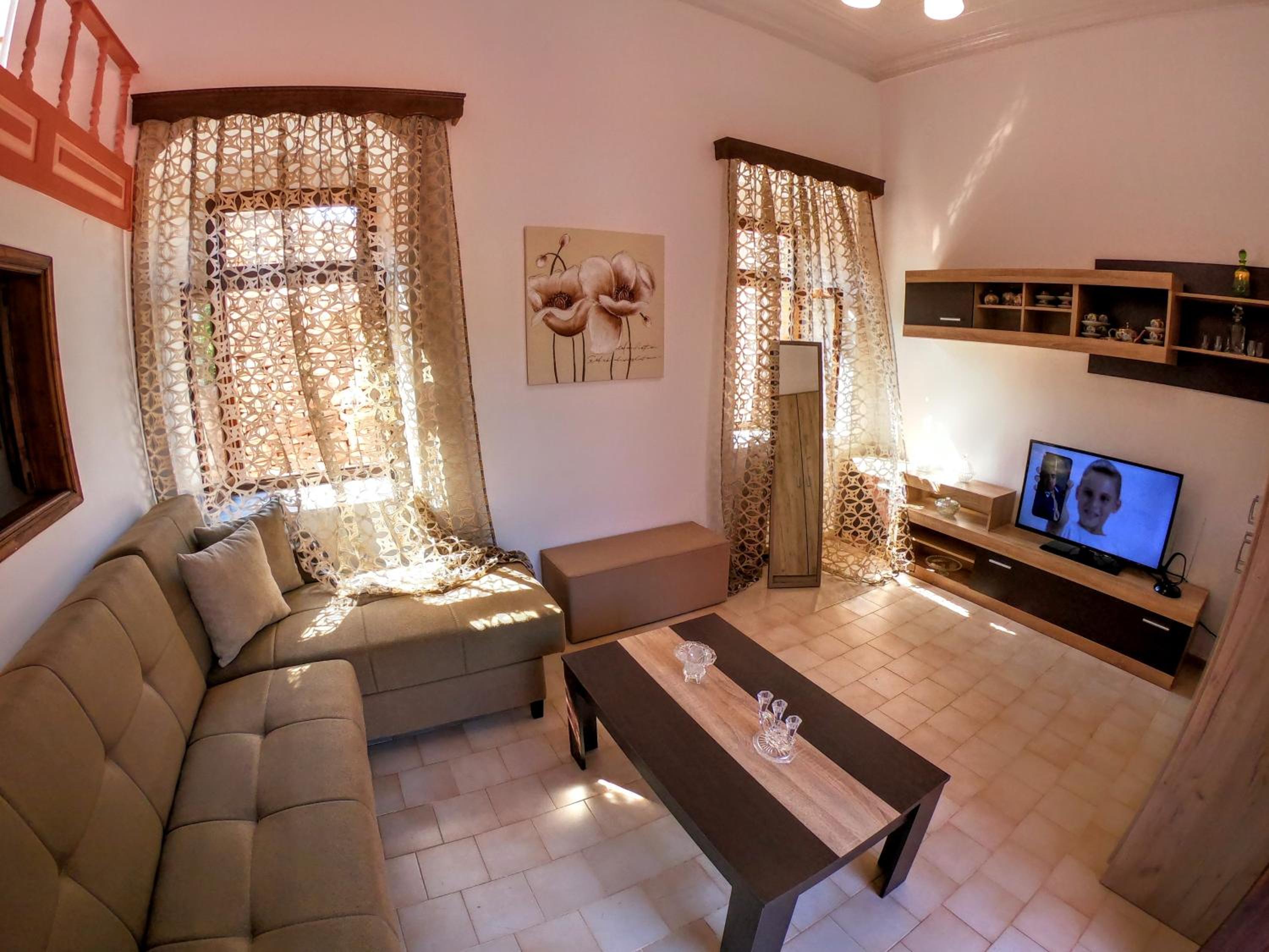 Two-Bedroom House - Photo 28