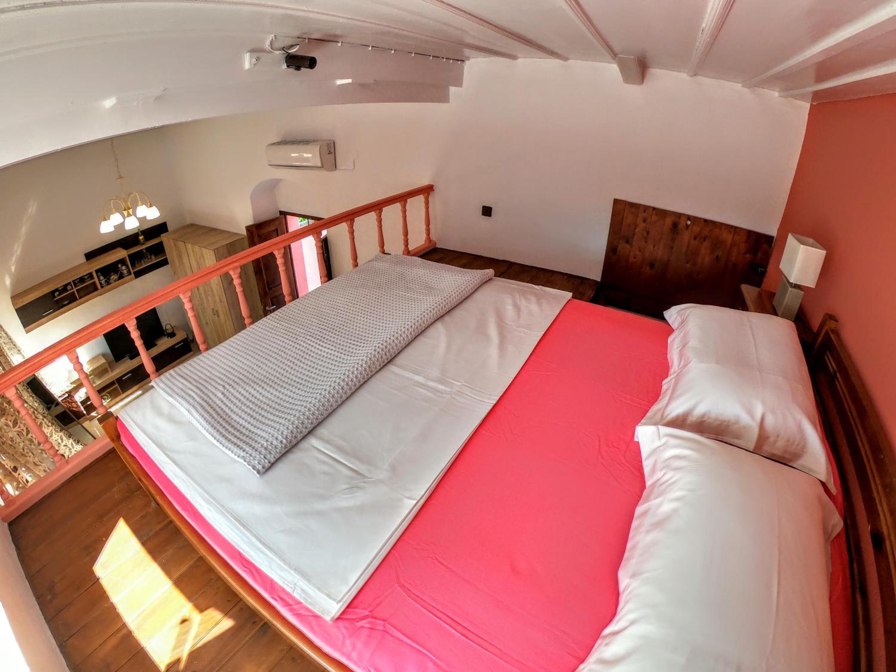 Two-Bedroom House - Photo 8