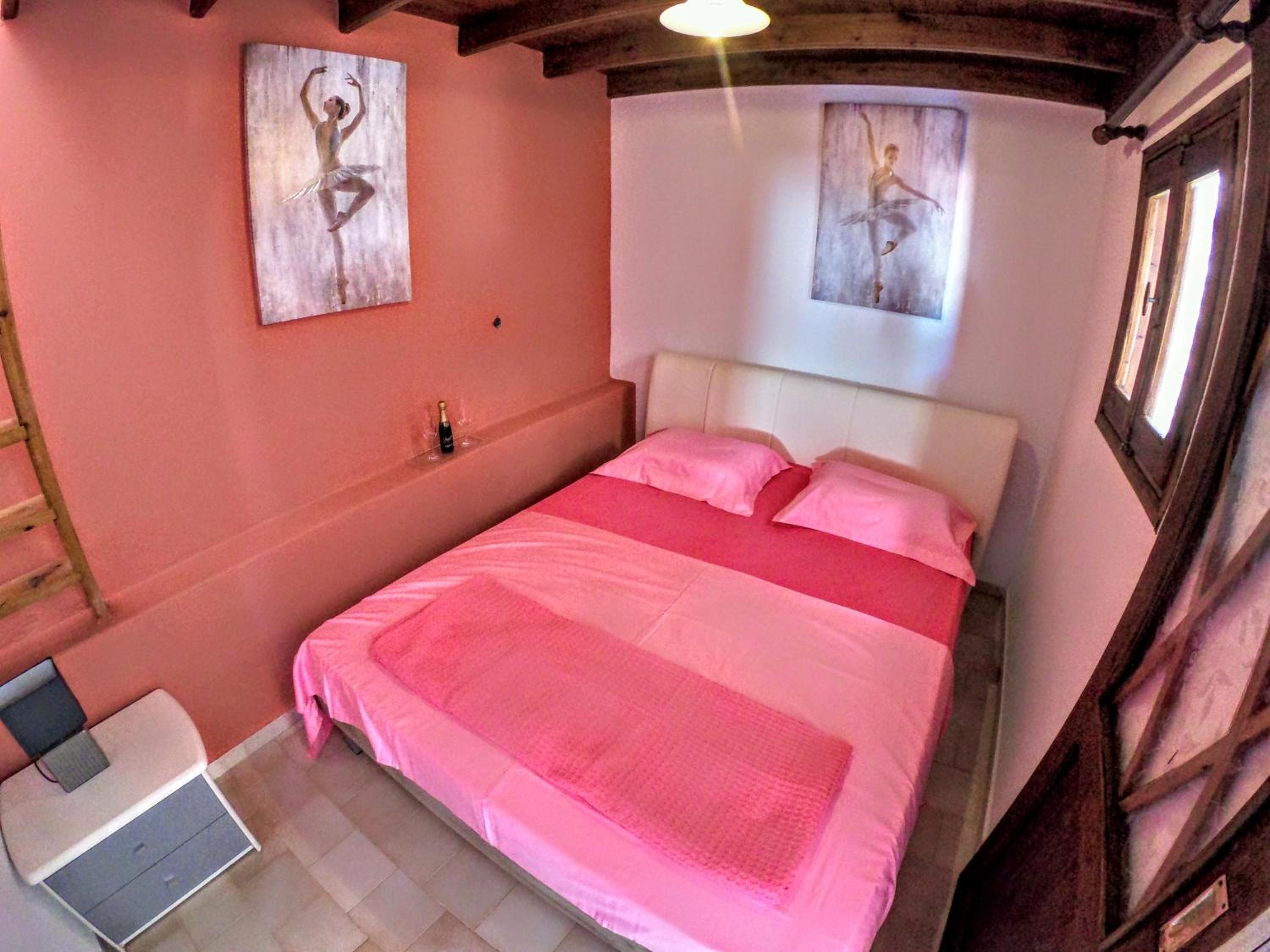 Two-Bedroom House - Photo 26