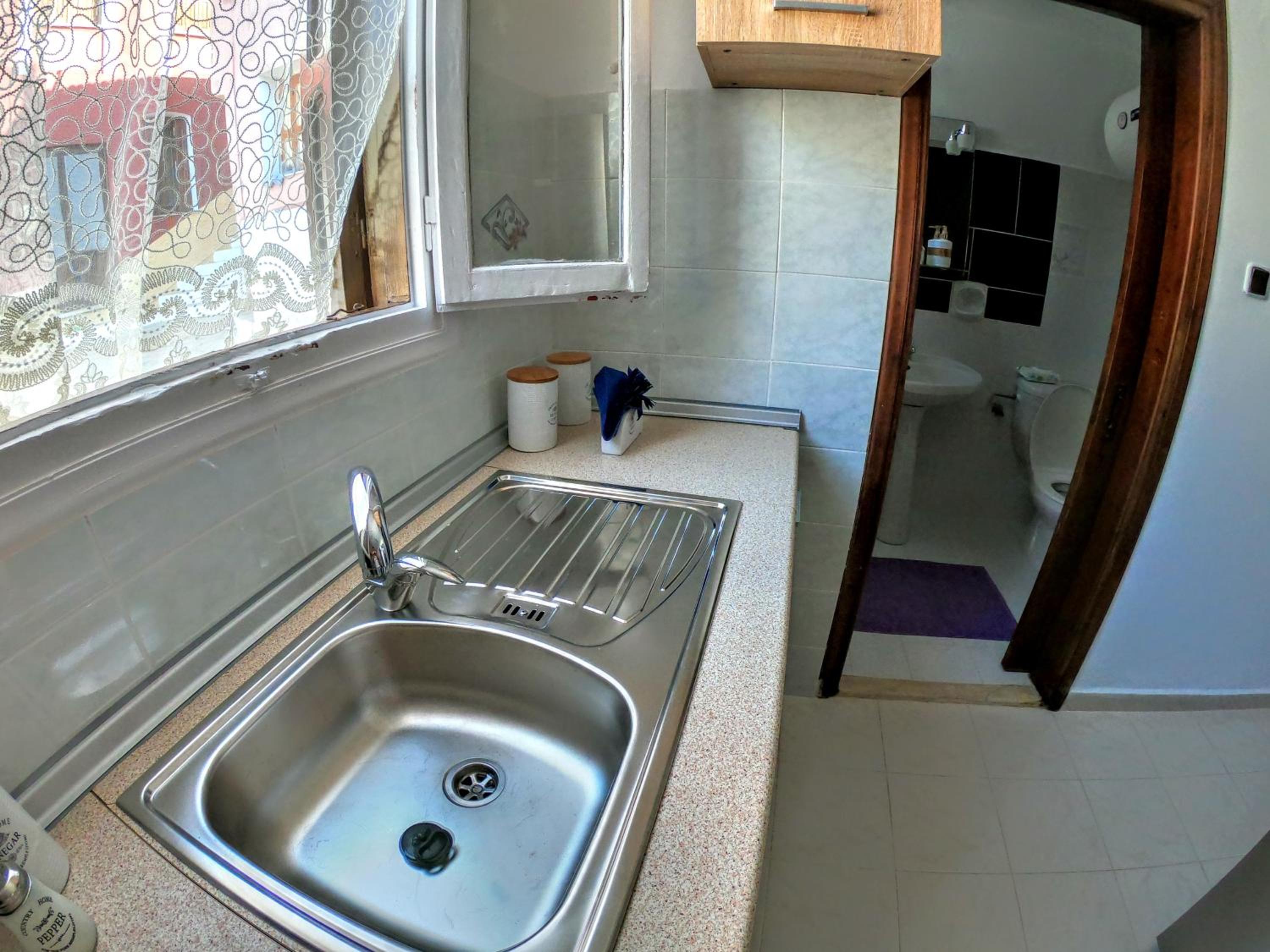 Two-Bedroom House - Photo 11