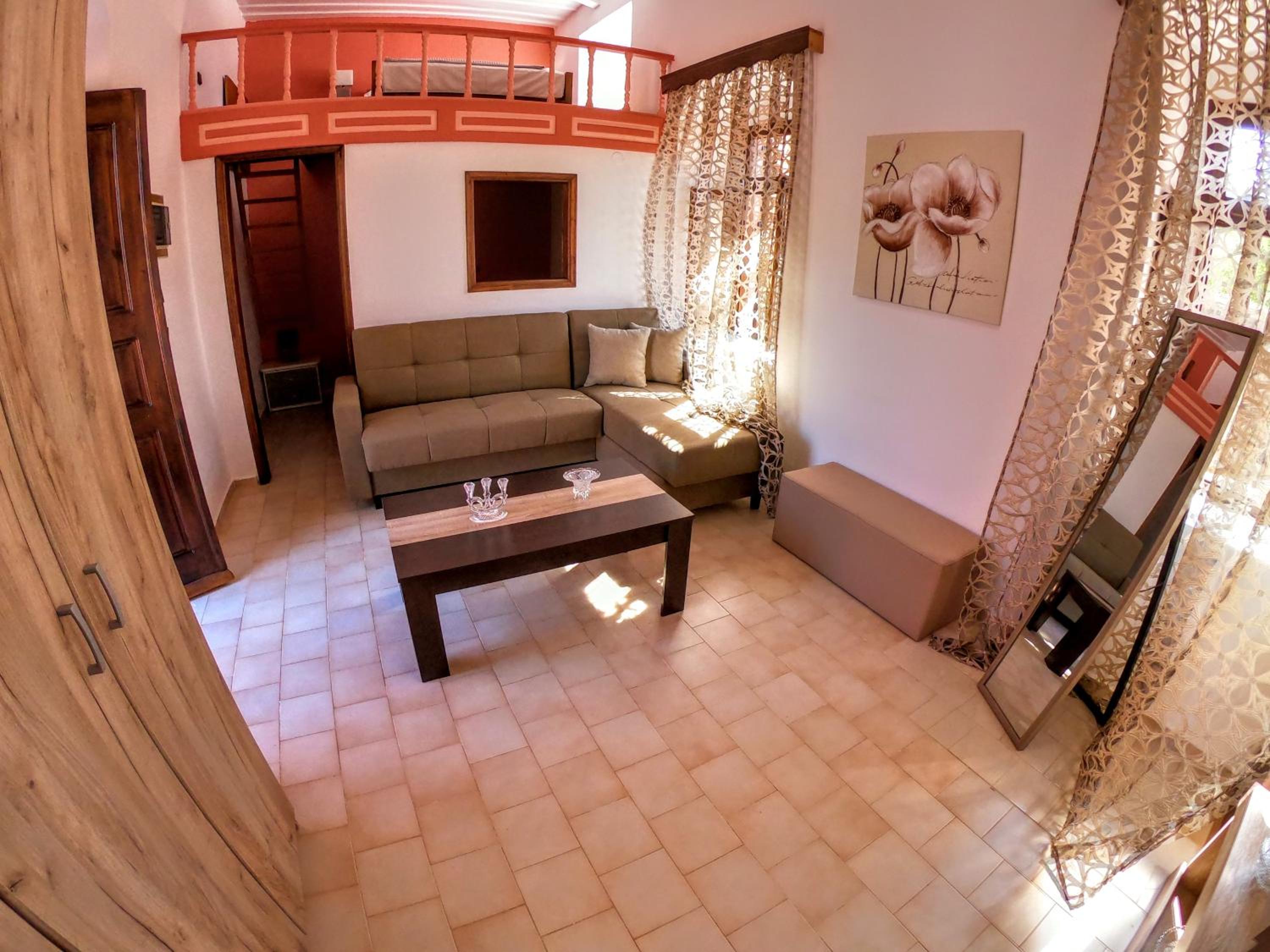 Two-Bedroom House - Photo 12