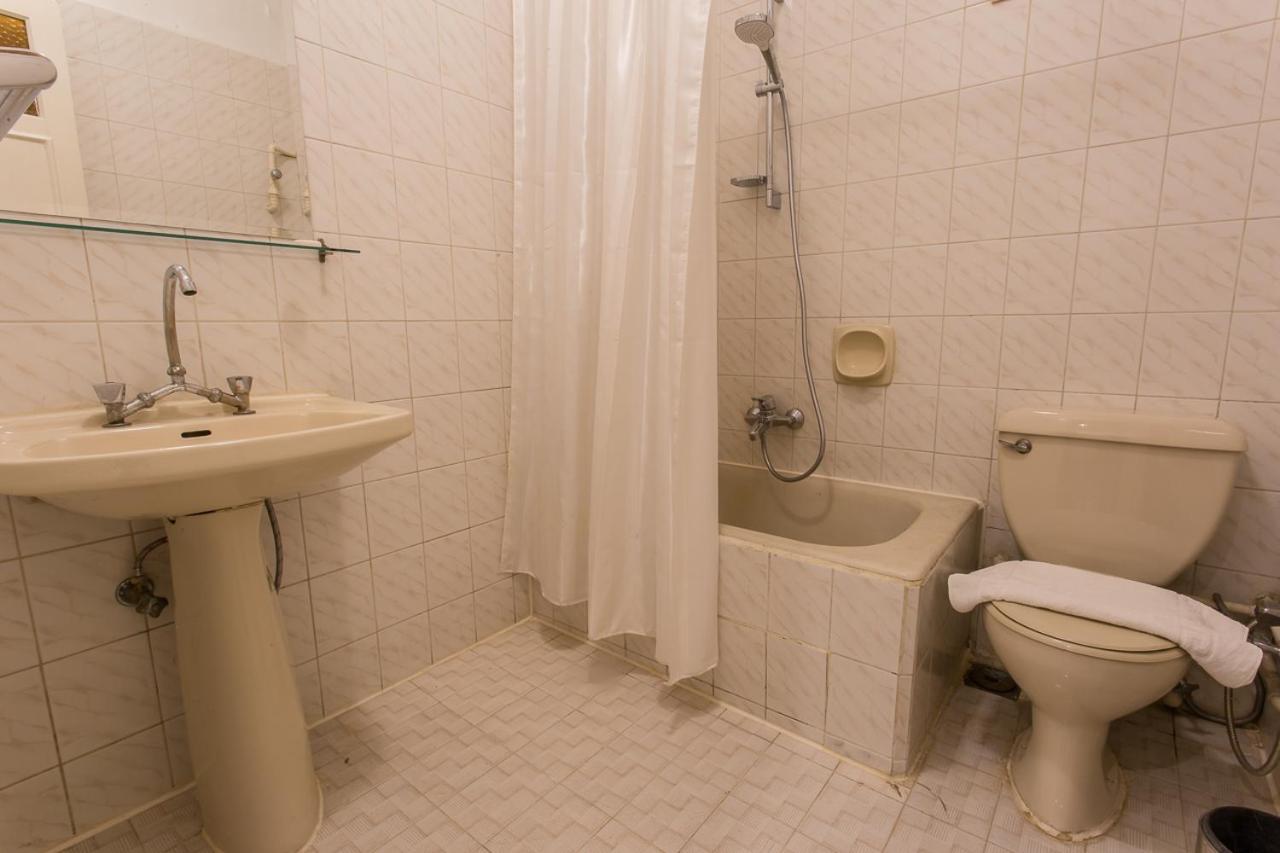Standard Twin Room photo 2