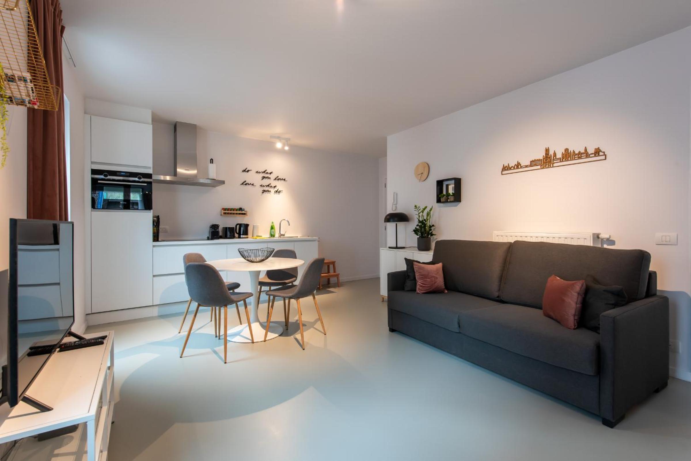 One-Bedroom Apartment