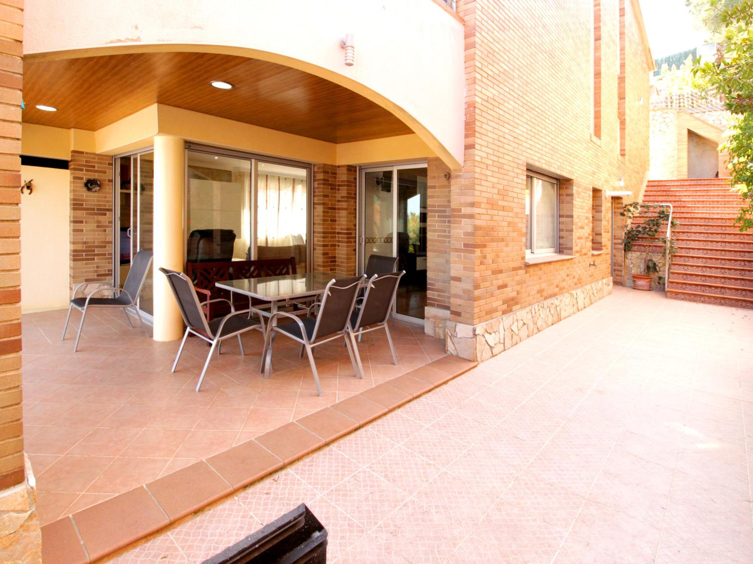 Villa photo 2