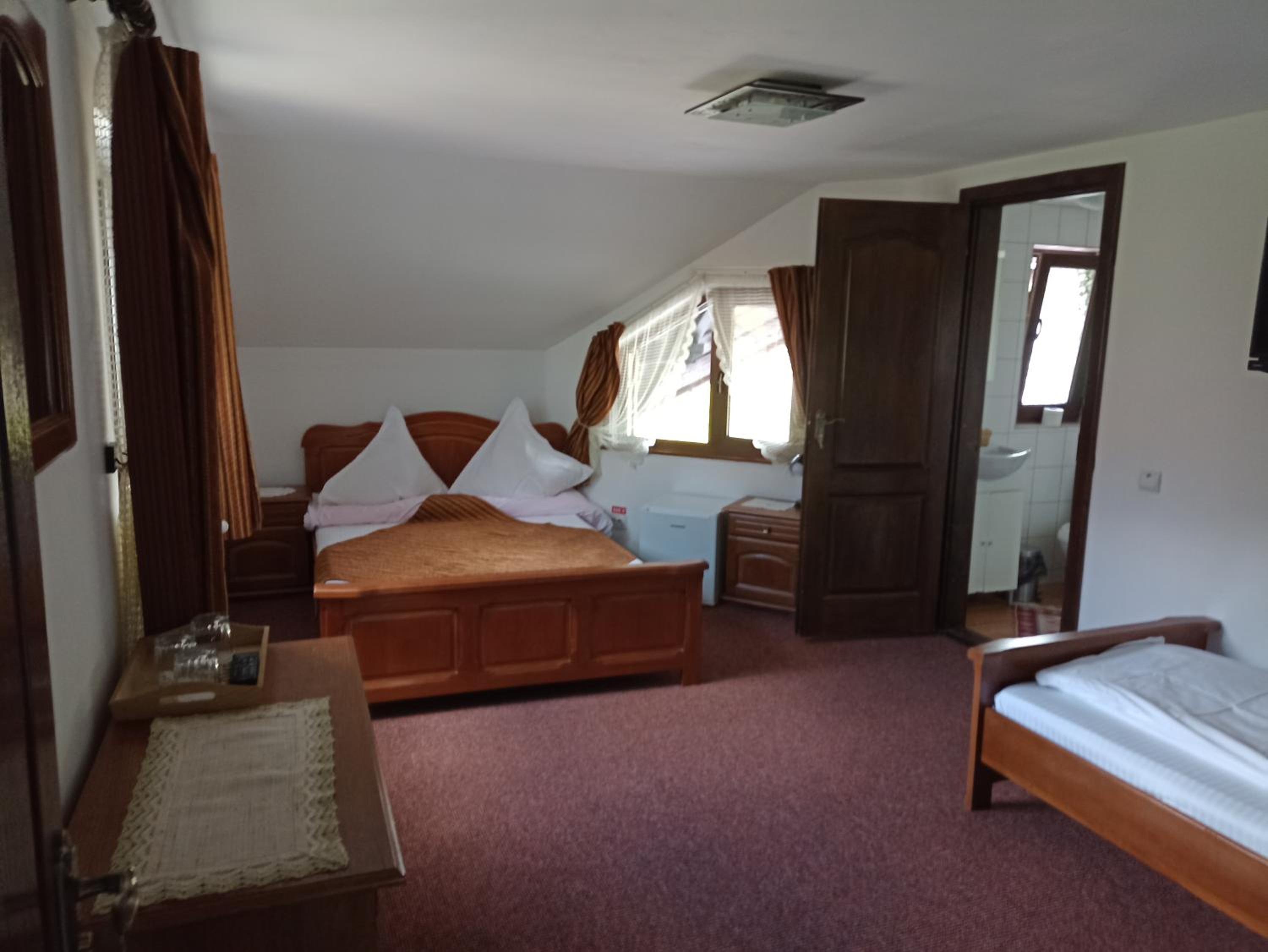 Triple Room with Bathroom photo 1