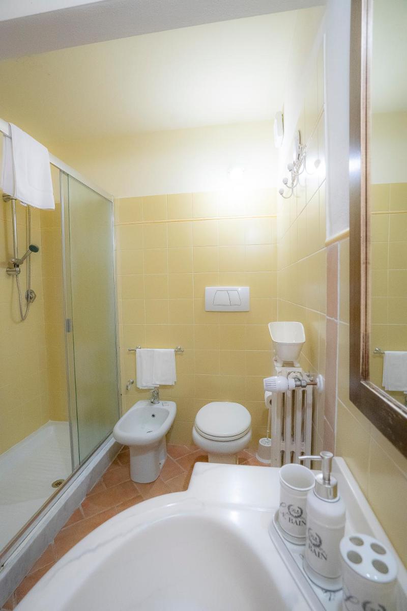 Two-Bedroom House - Photo 4