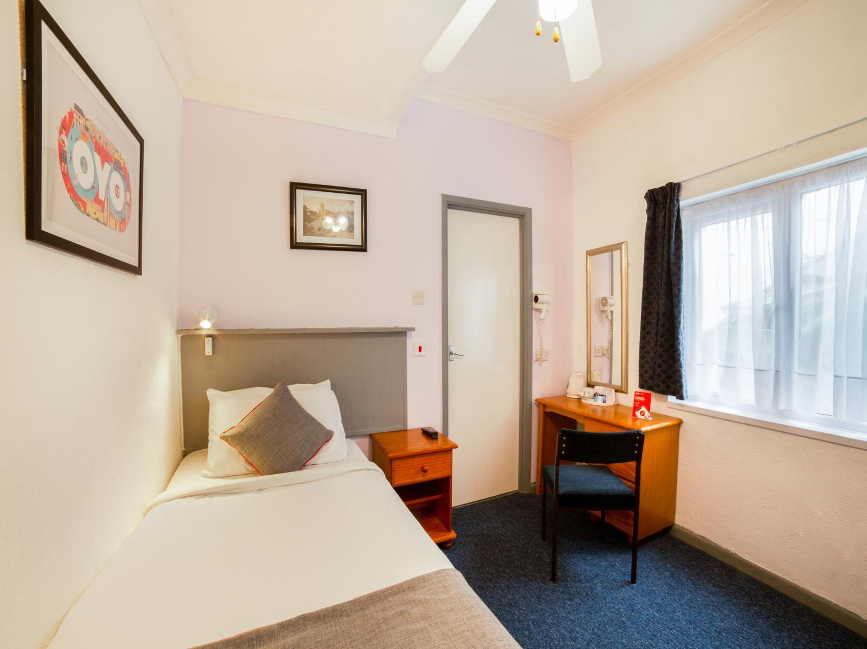 Standard Single Room photo 2