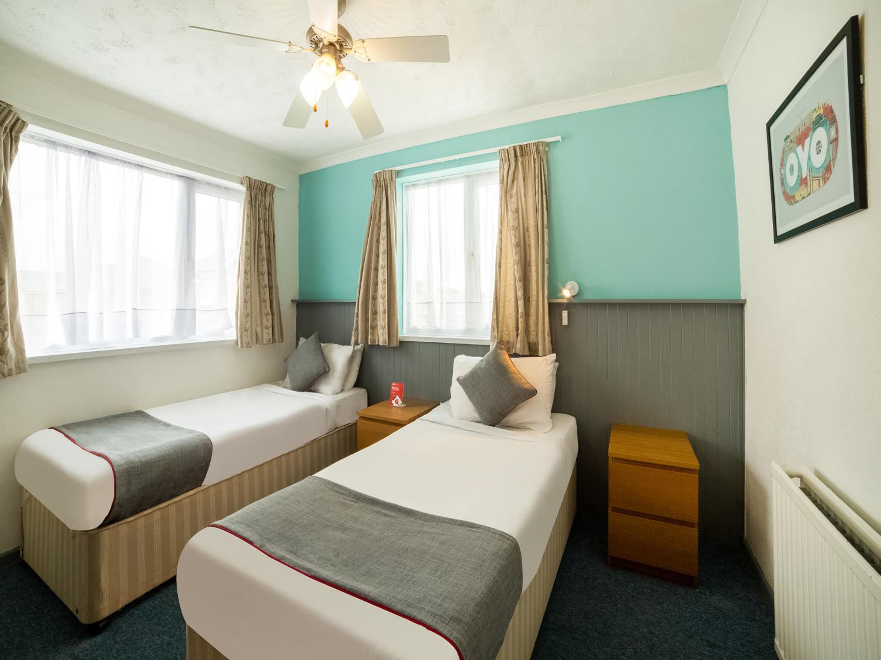 Standard Twin Room photo 2