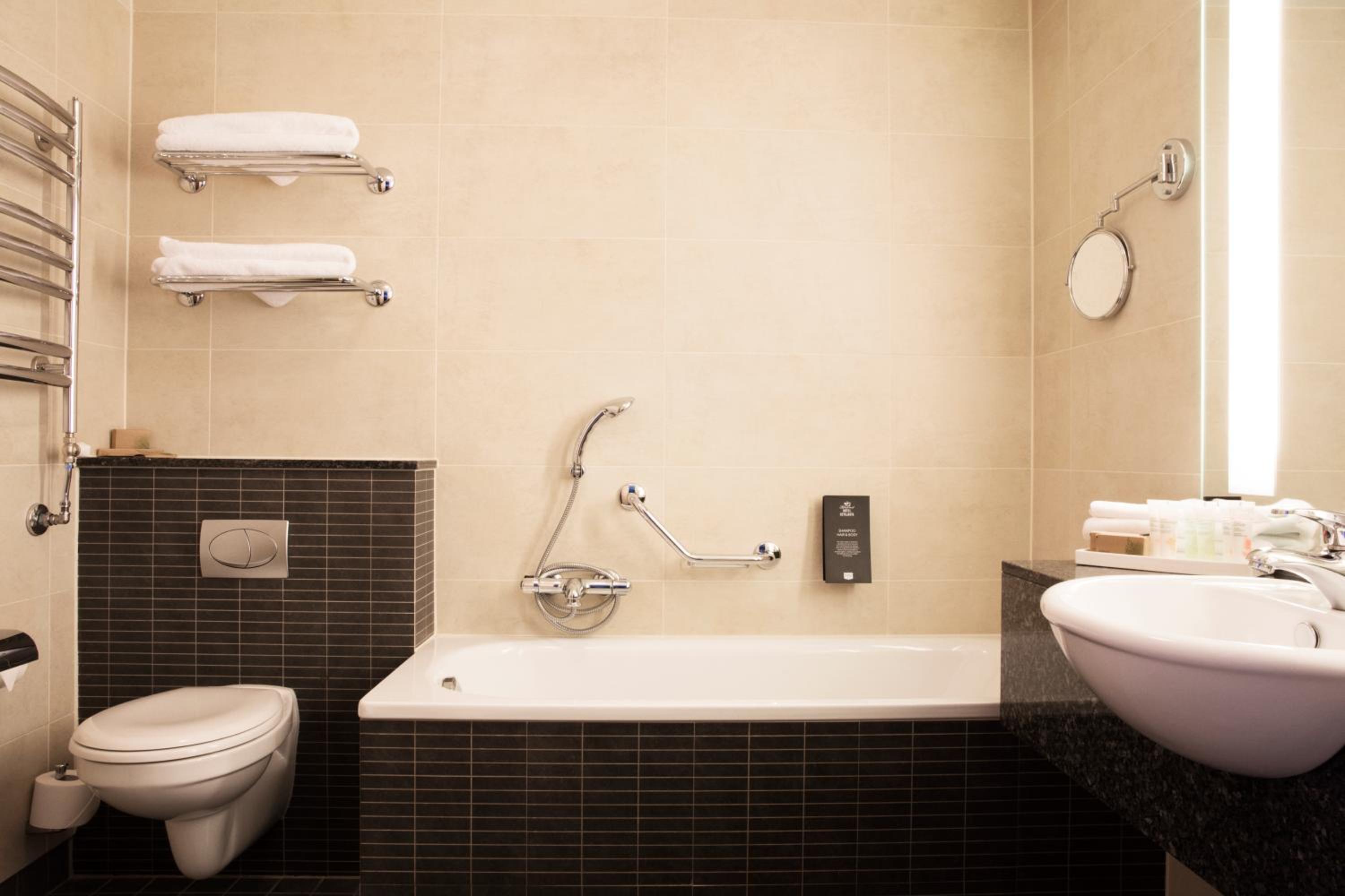 Relax in luxury and comfort in our stylish bathroom!