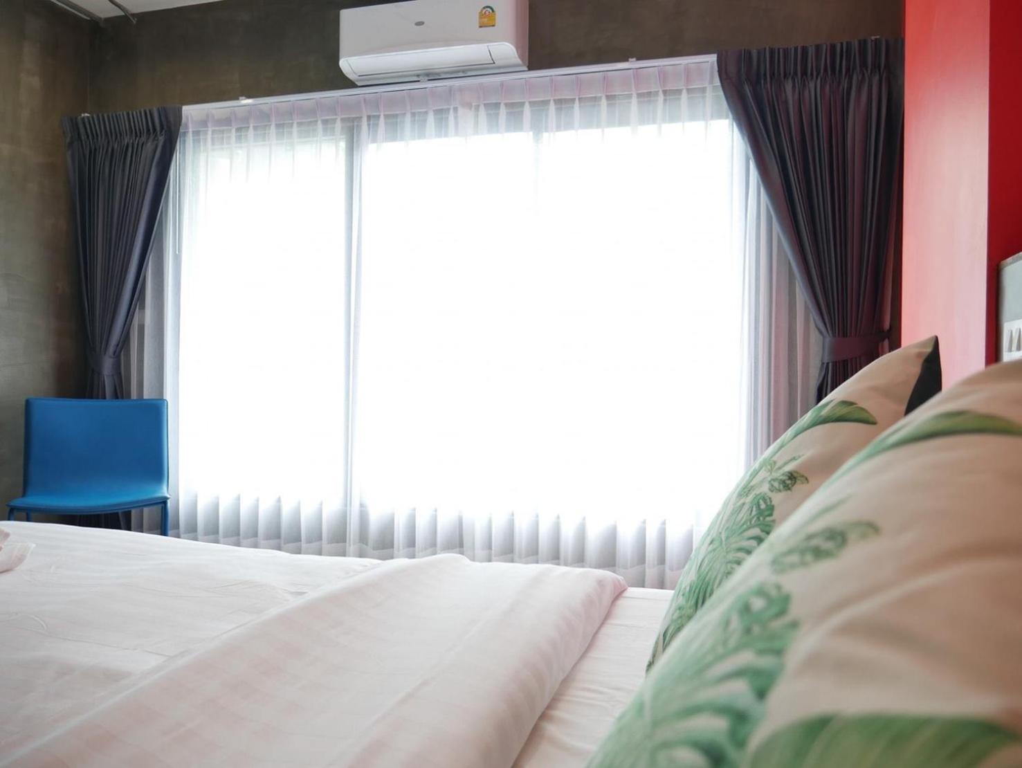 Double Room with Balcony - Photo 10