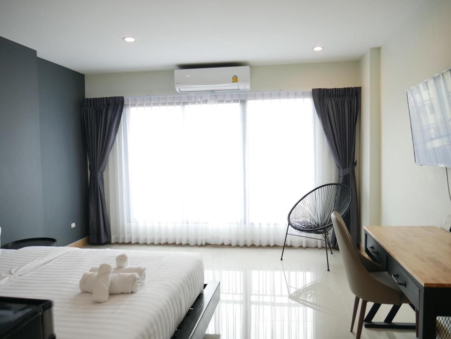 Double Room with Balcony - Photo 11