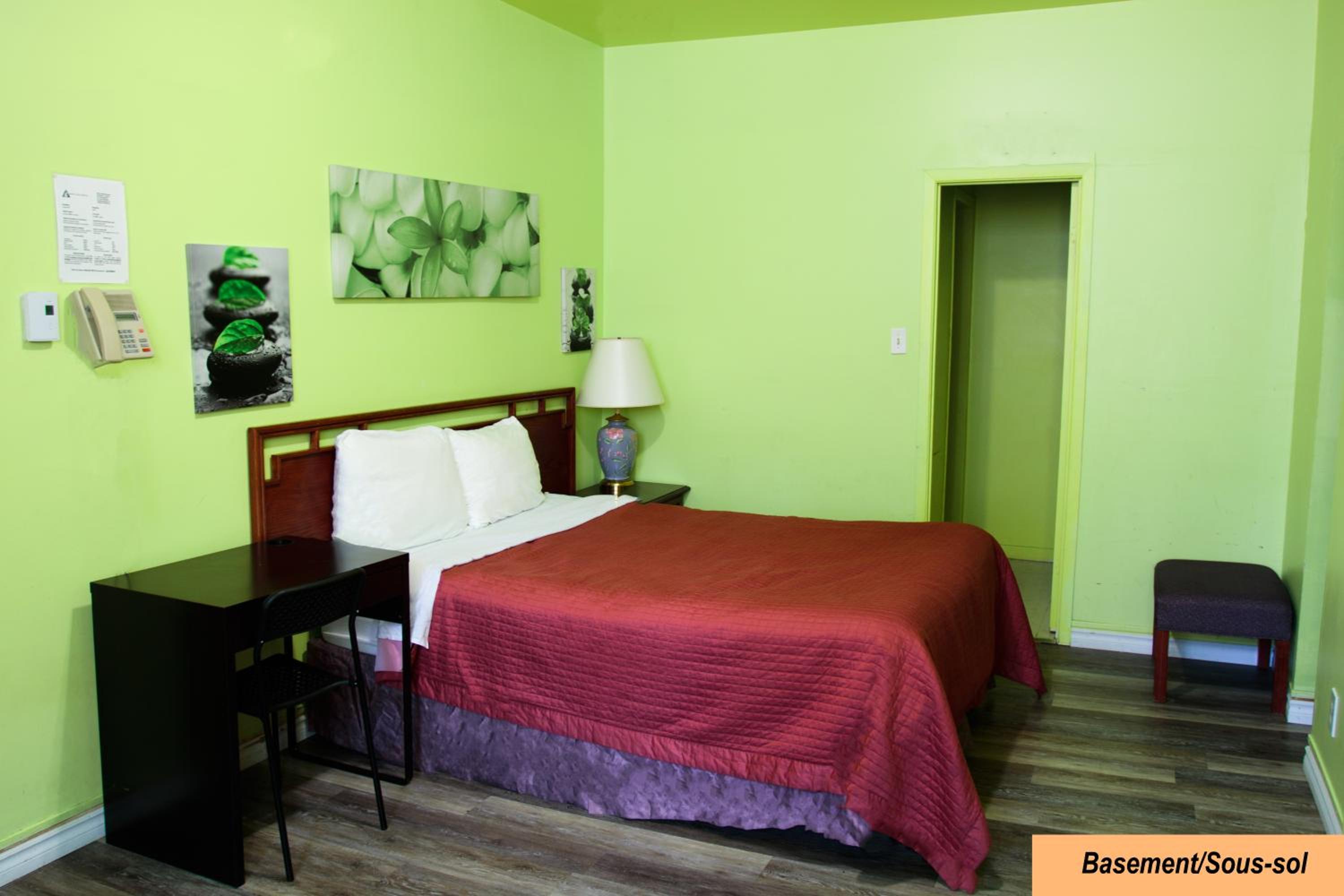 Economy Half Basement Queen Room