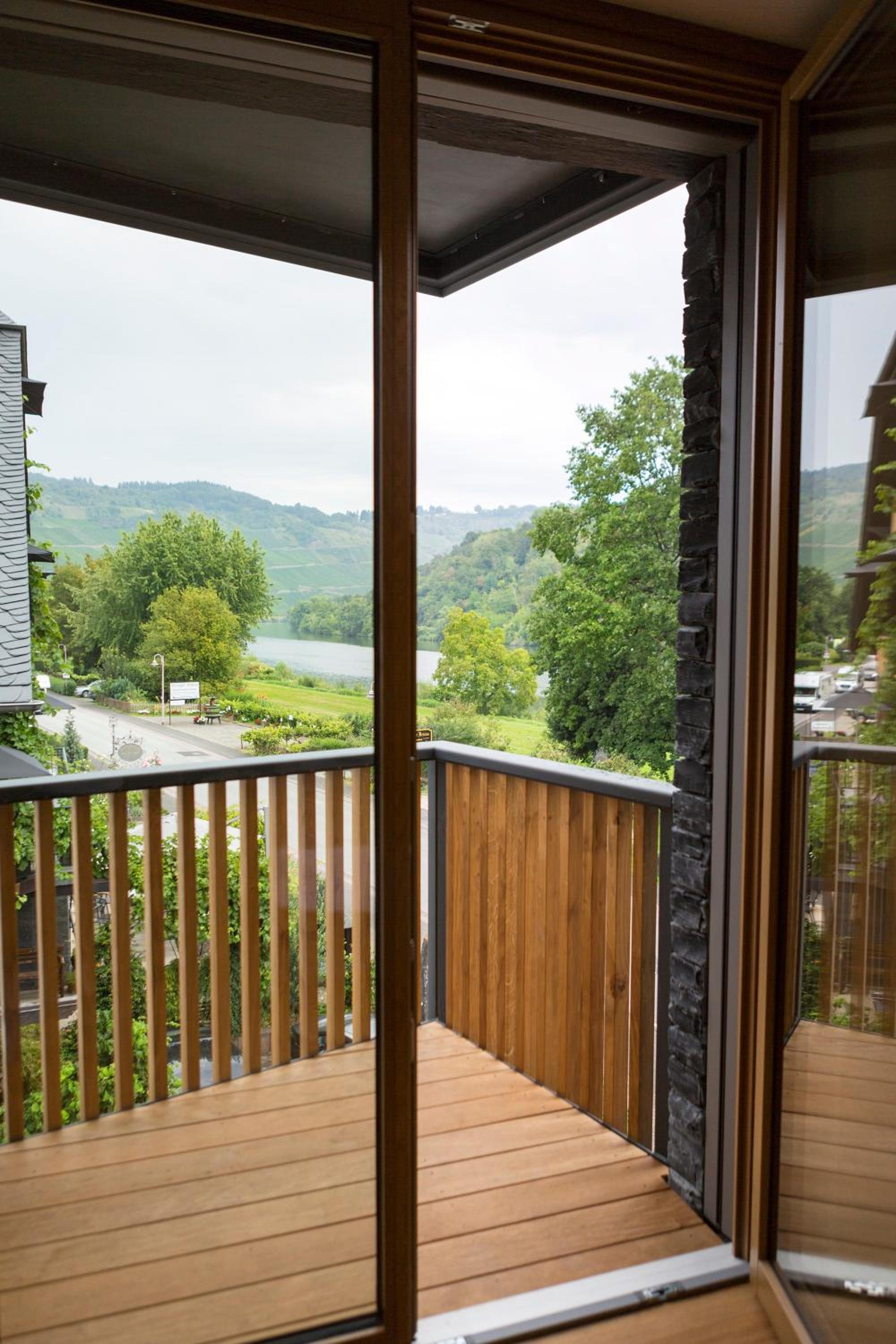 Double Room with Balcony - Photo 6