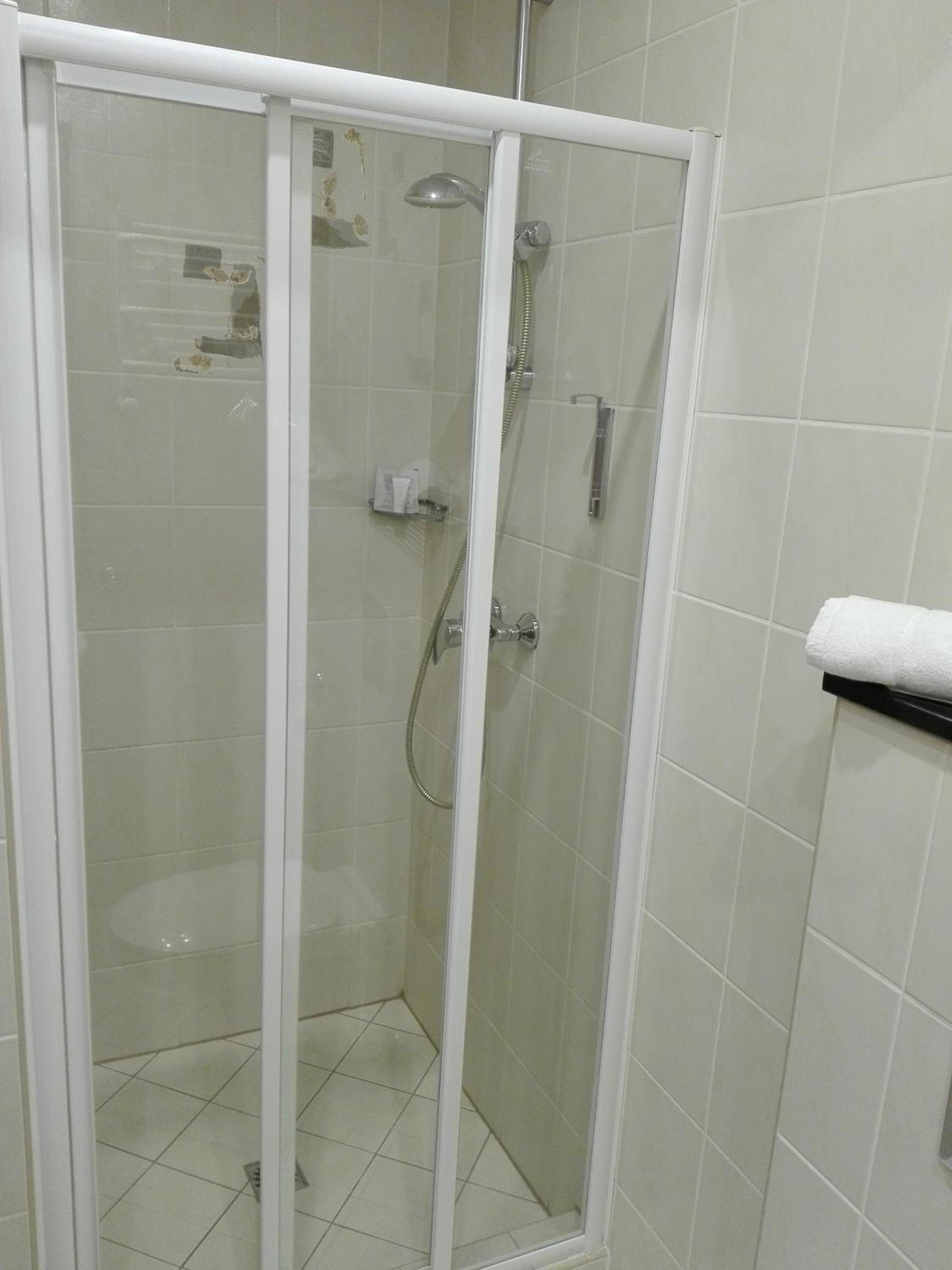 Standard Double or Twin Room photo 2