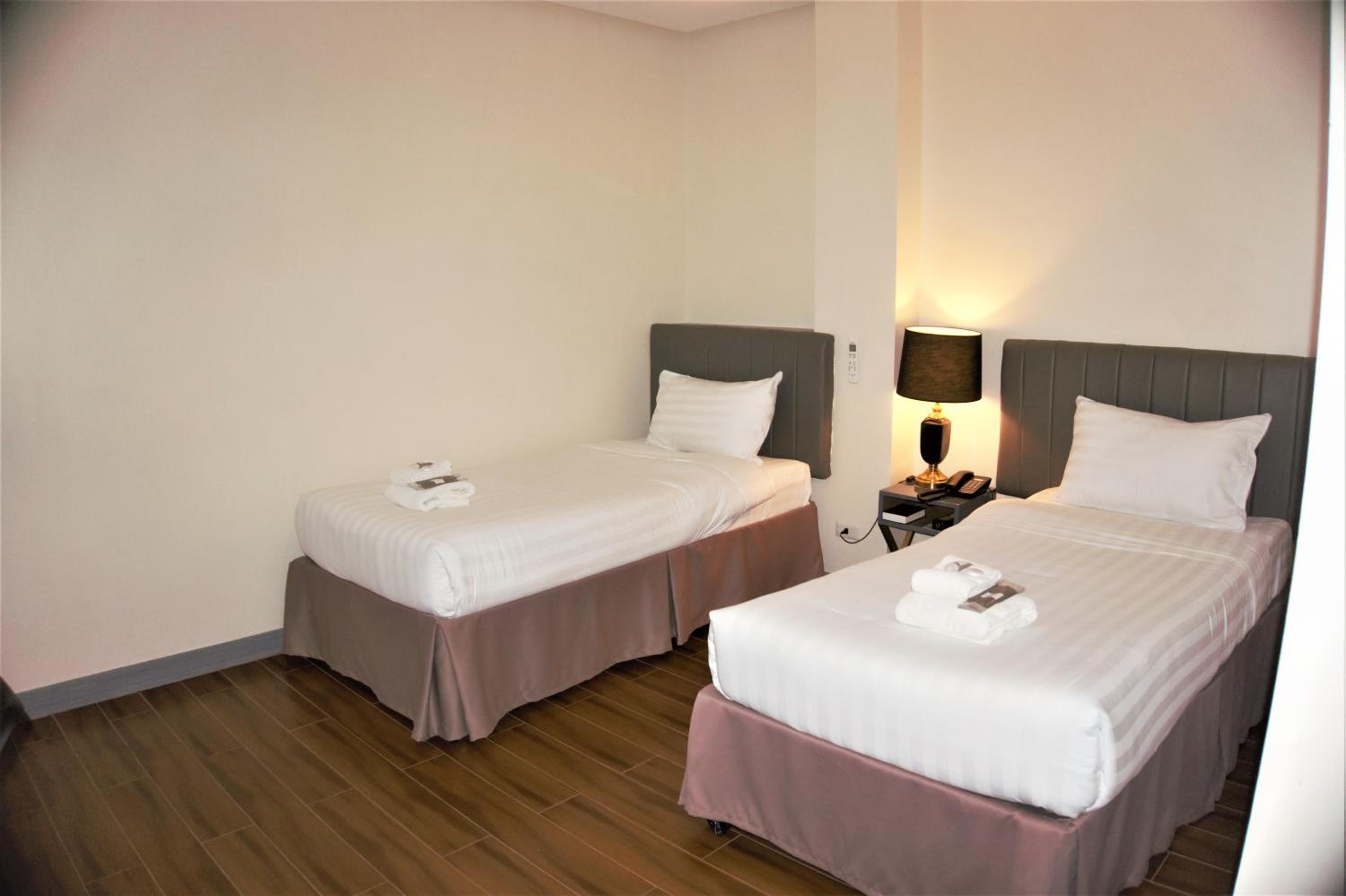 Deluxe Twin Room - Photo 9
