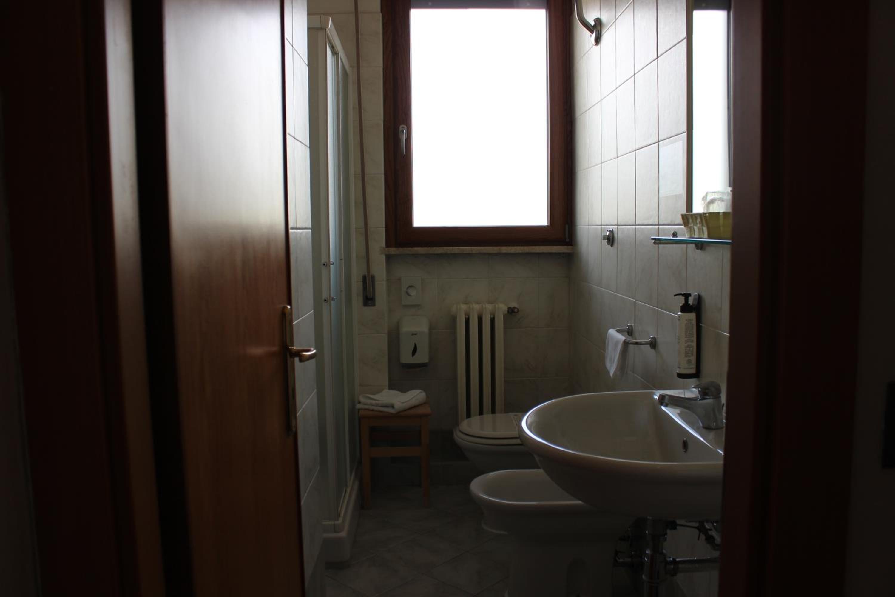 Double or Twin Room photo 2