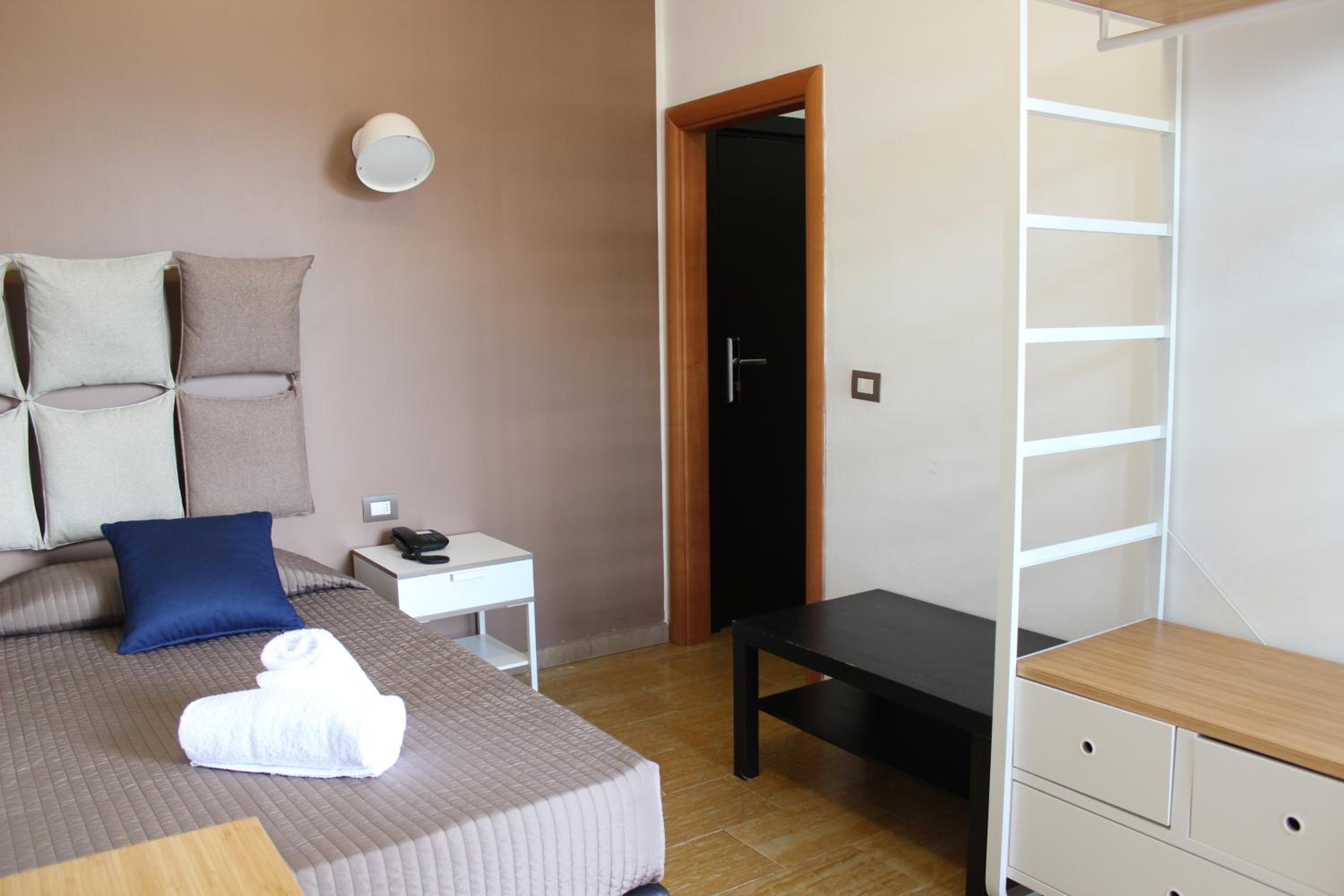Small Double Room photo 3