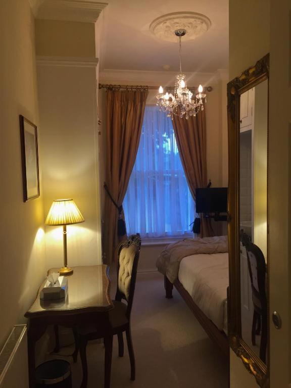 Single Room photo 1