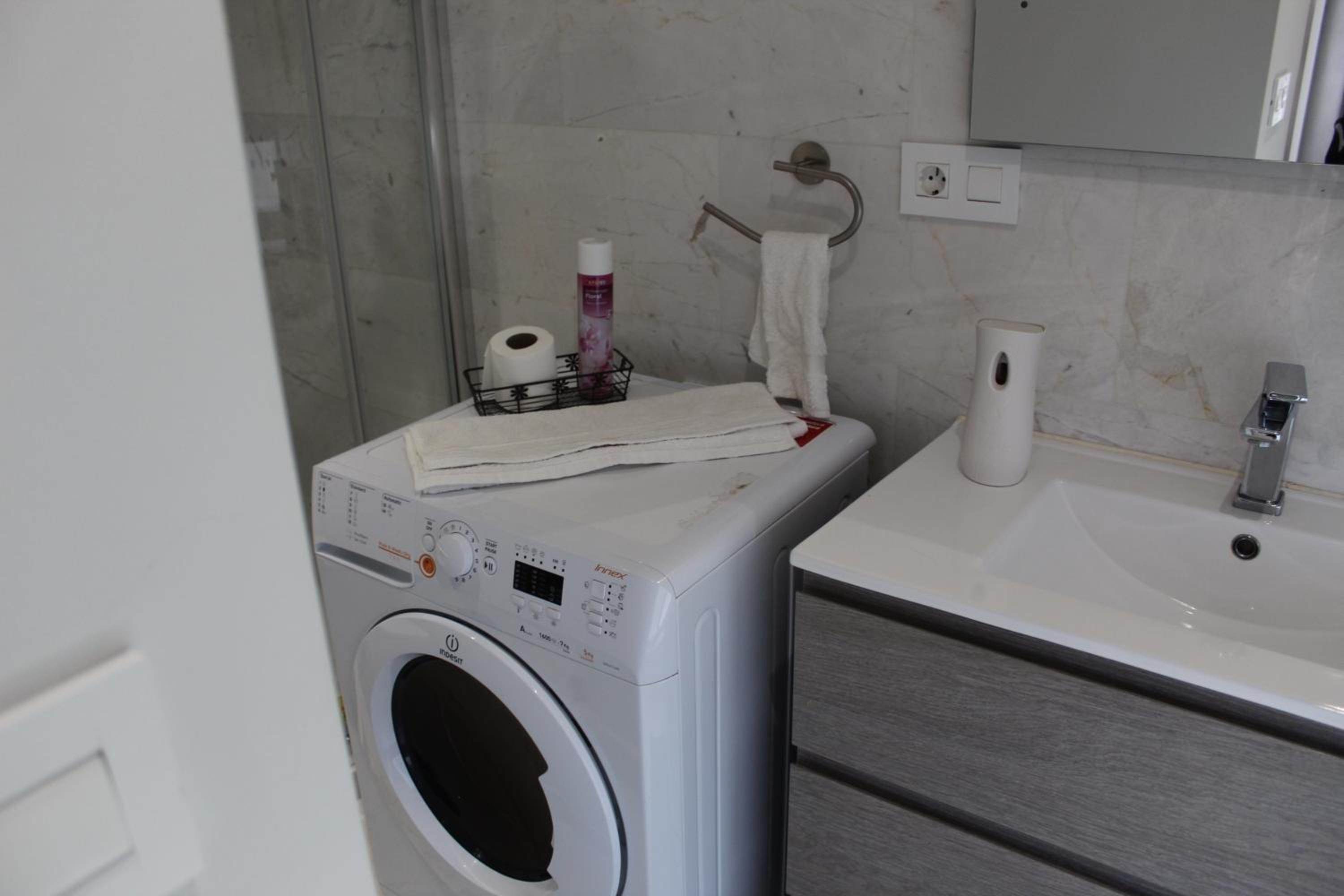 Apartment with Sea View - Photo 6