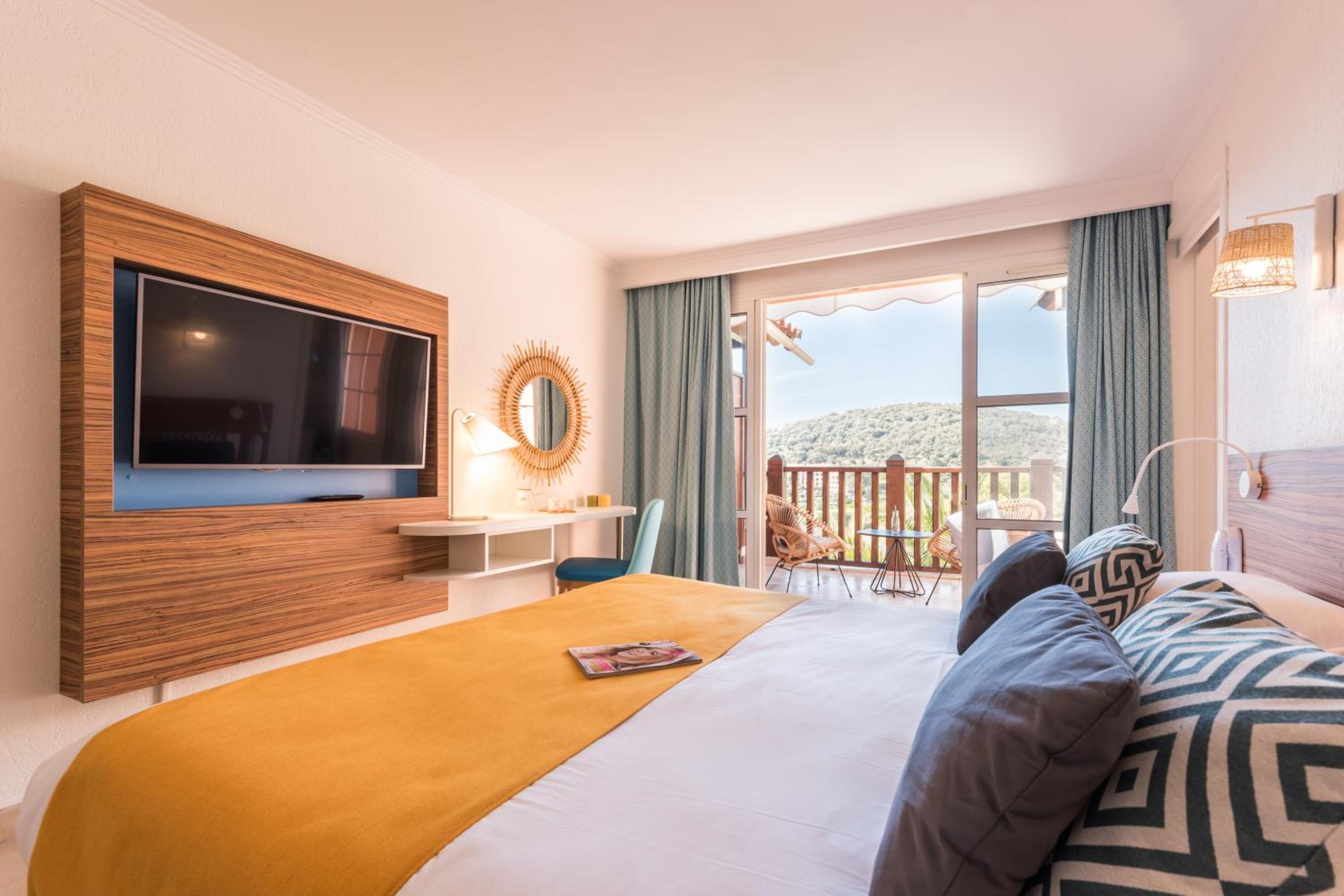 Quadruple Room with Sleeping Alcove, Air Conditioning and Terrace or Balcony