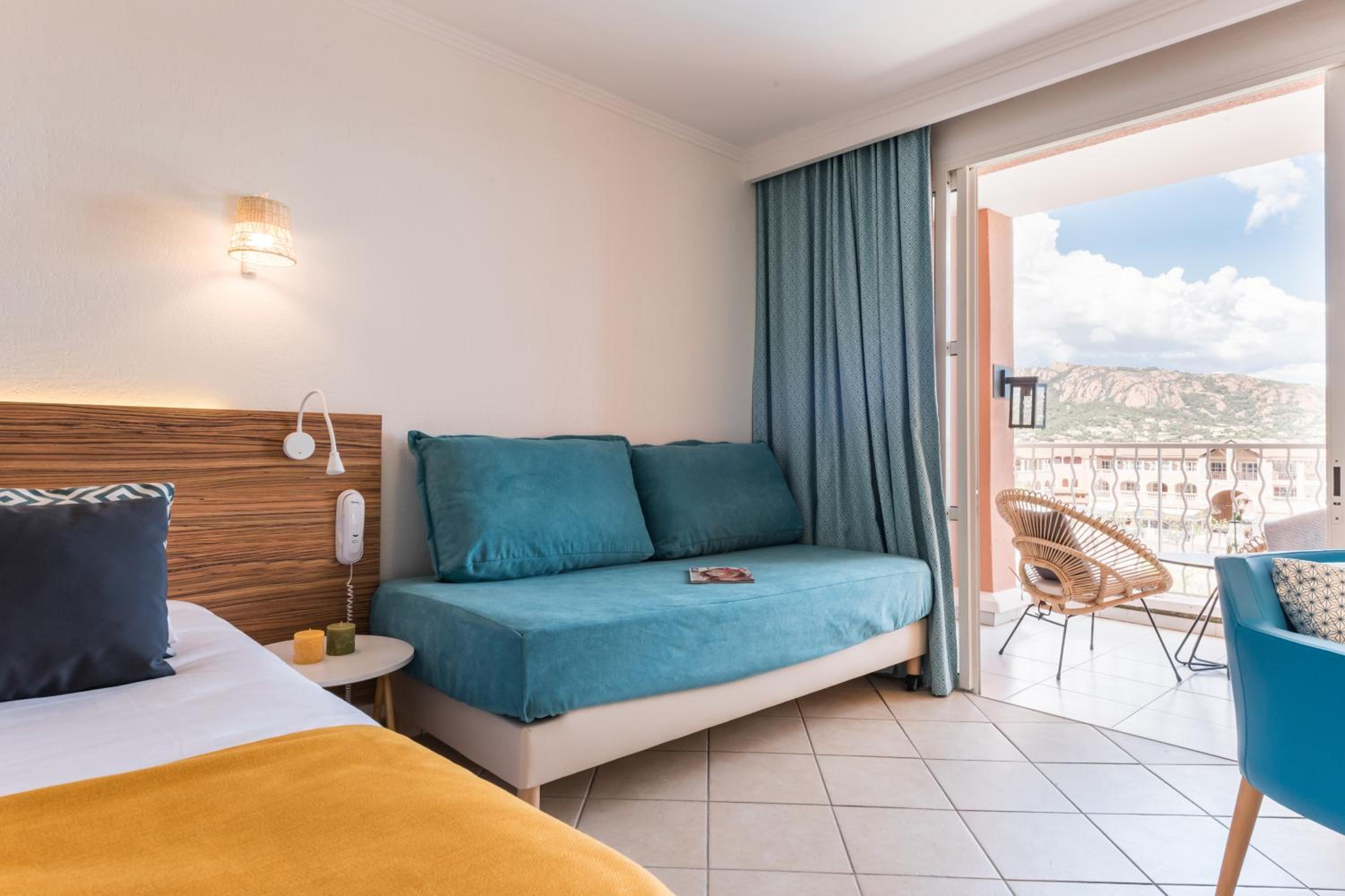 Triple Room with Air Conditioning and Terrace or Balcony