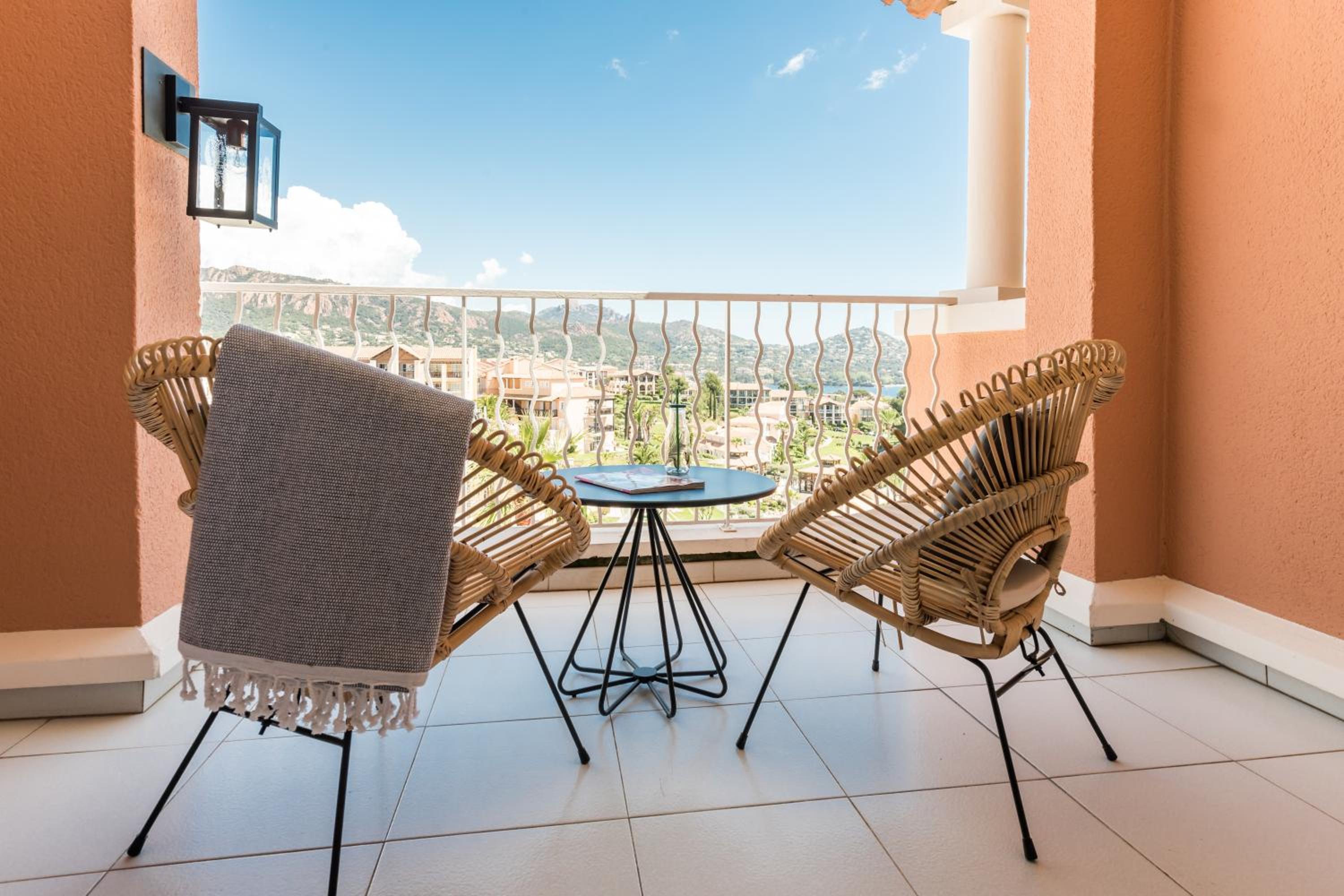 Triple Room with Air Conditioning and Terrace or Balcony - Sea View  - Photo 3