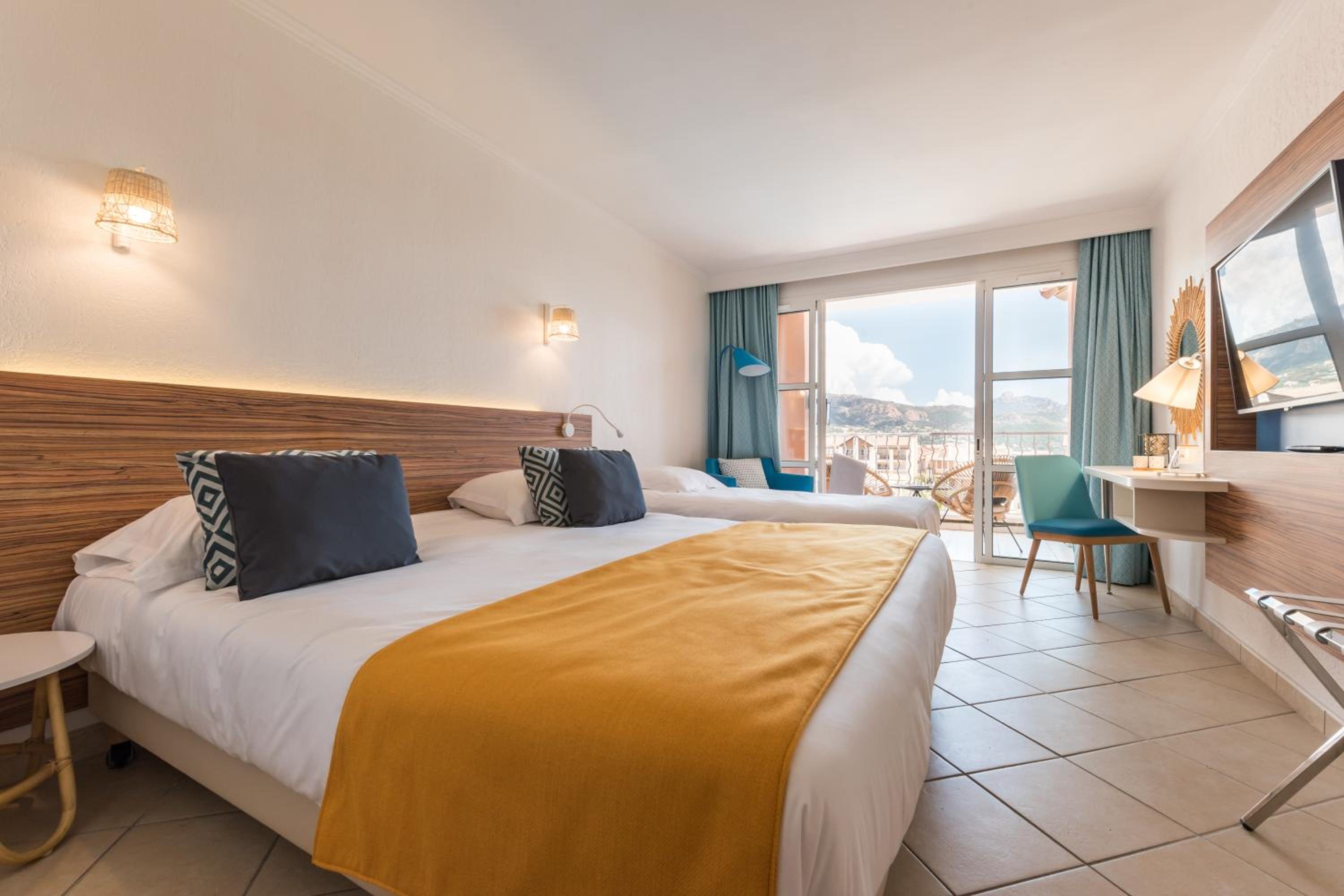 Triple Room with Air Conditioning and Terrace or Balcony - Sea View  - Photo 4