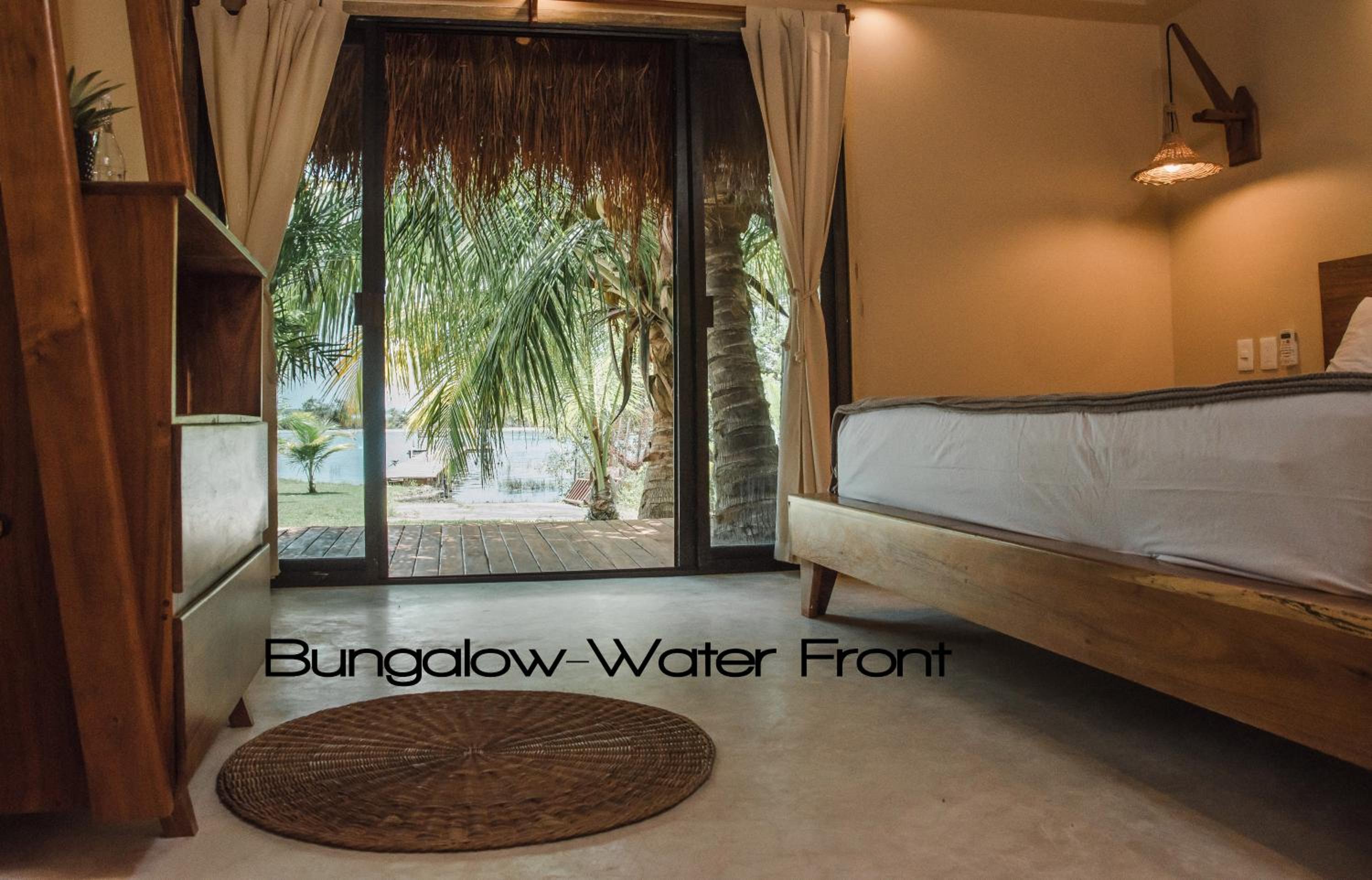 Superior Bungalow with Lake View