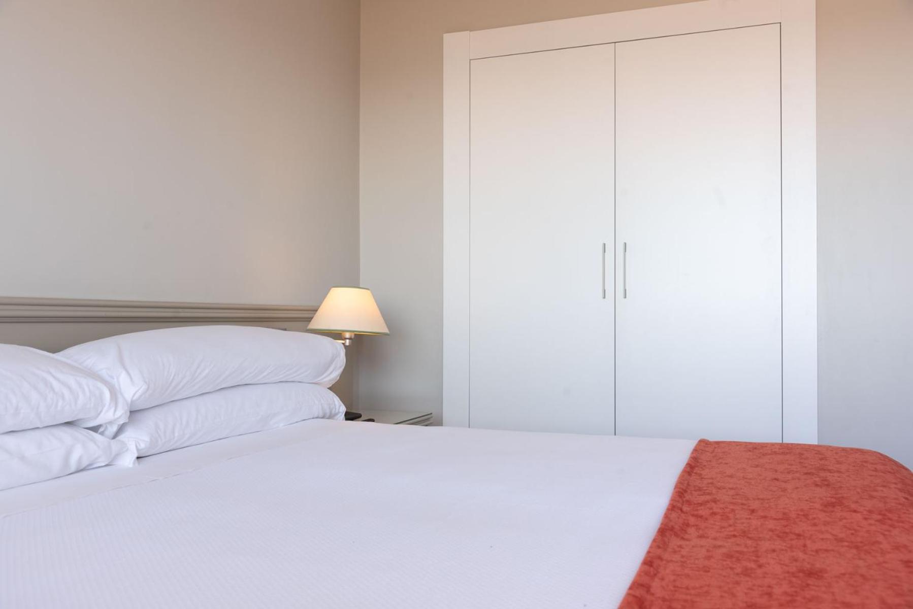 Basic Twin Room - Photo 7