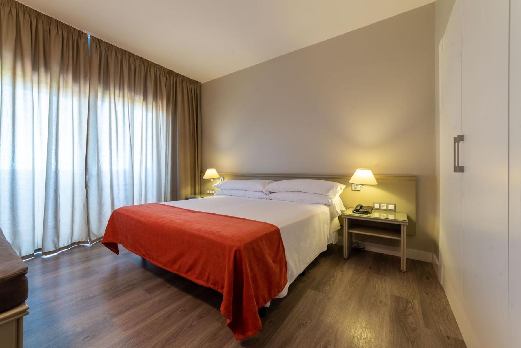 Twin Room - Photo 1