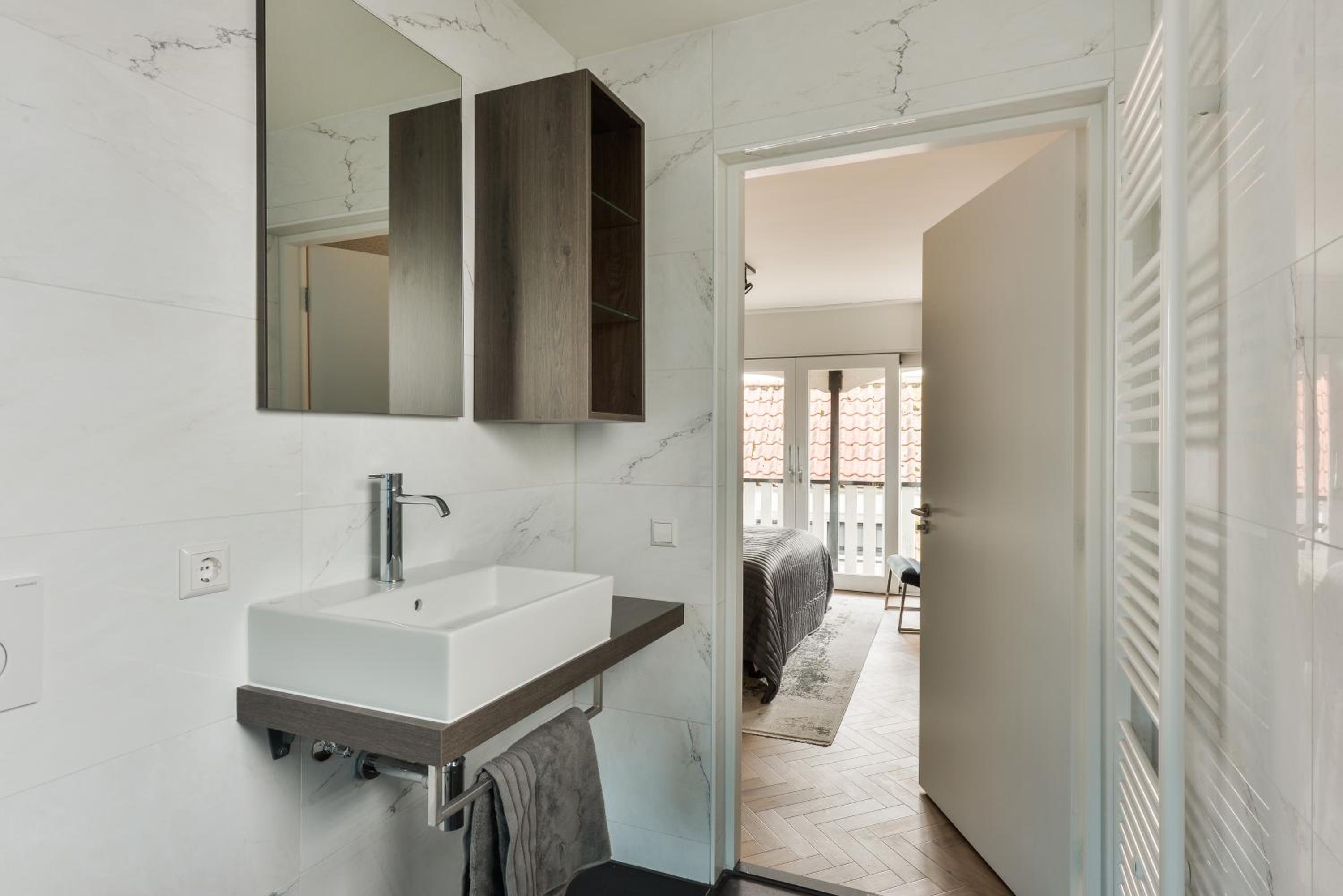 Double Room with Private Bathroom - Photo 4