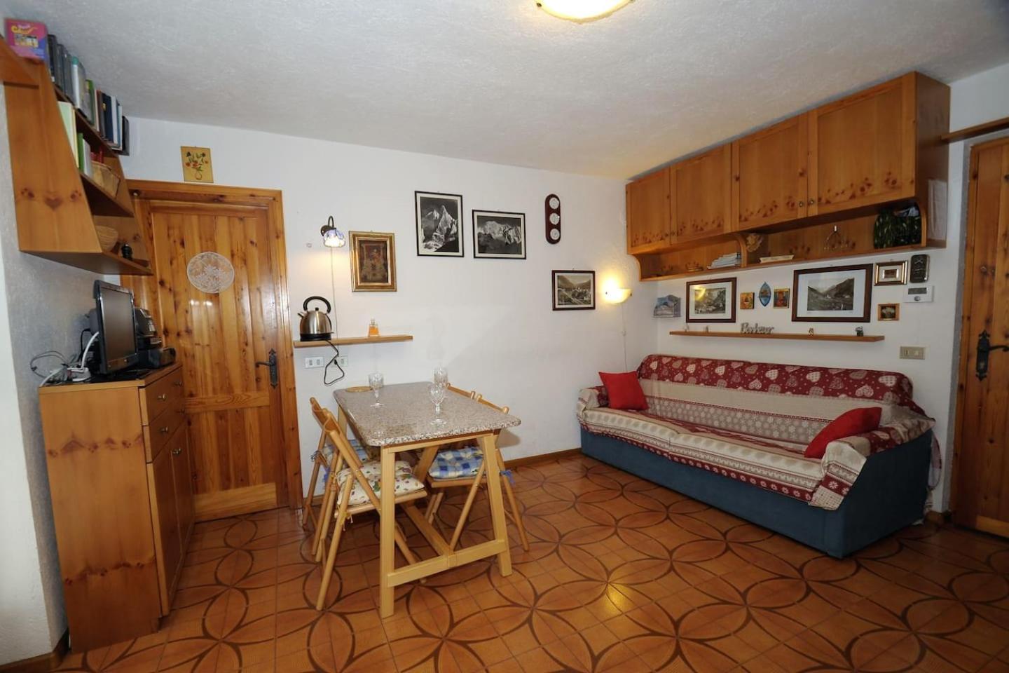 One-Bedroom House photo 1