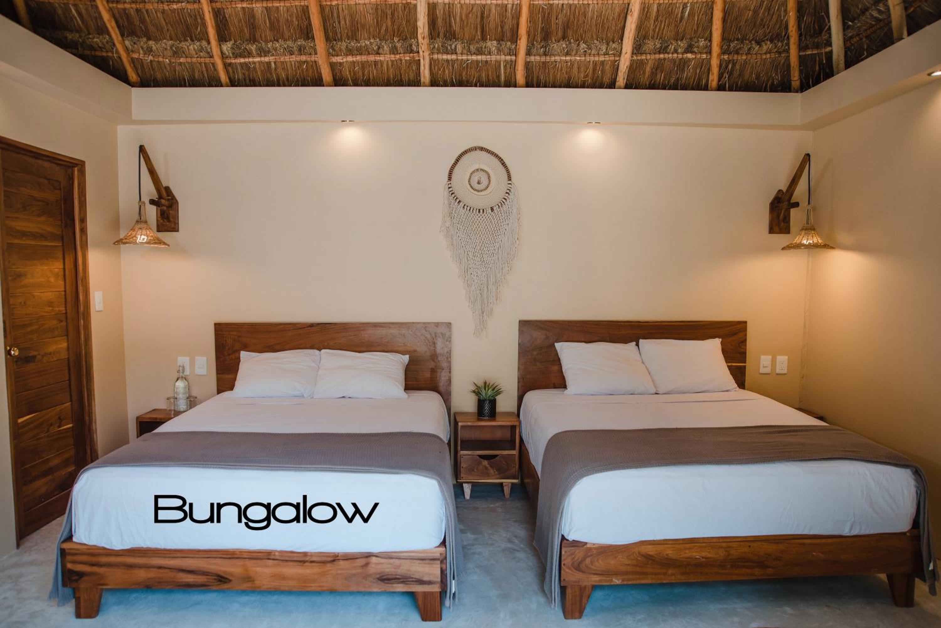 Standard Quadruple Bungalow - Photo 1