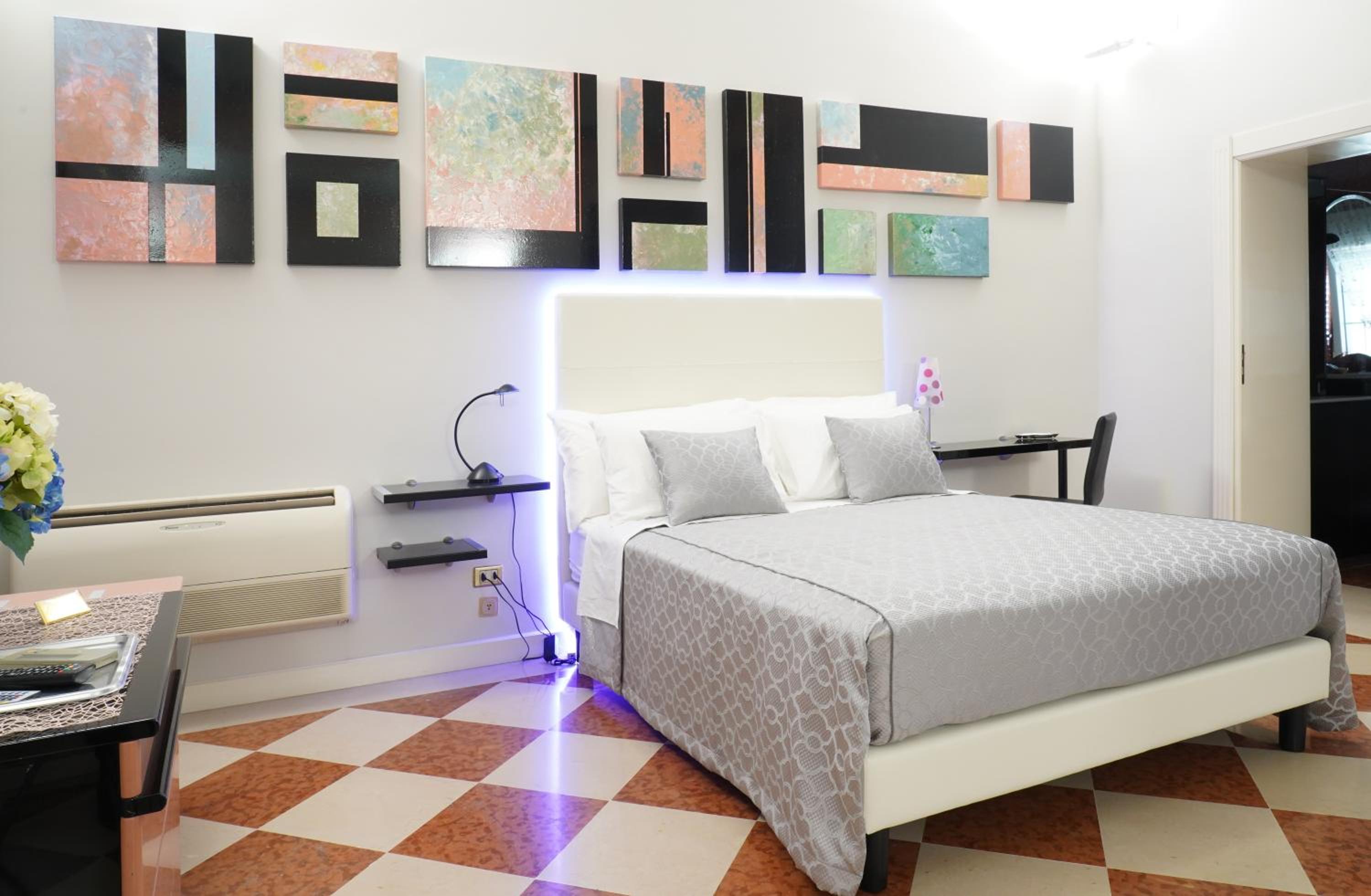 Apartment - Photo 2