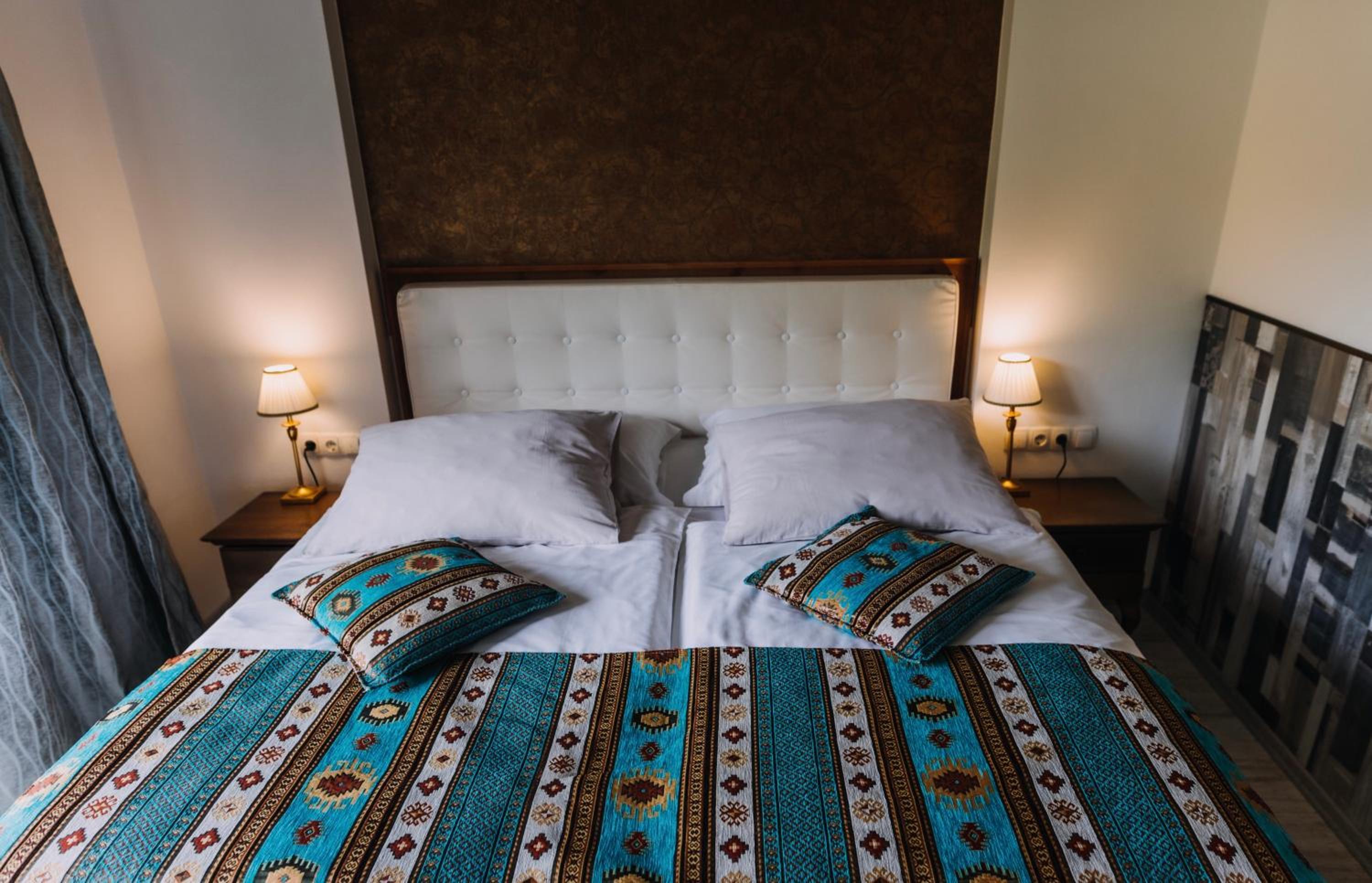Standard Double Room with Street View - Photo 4
