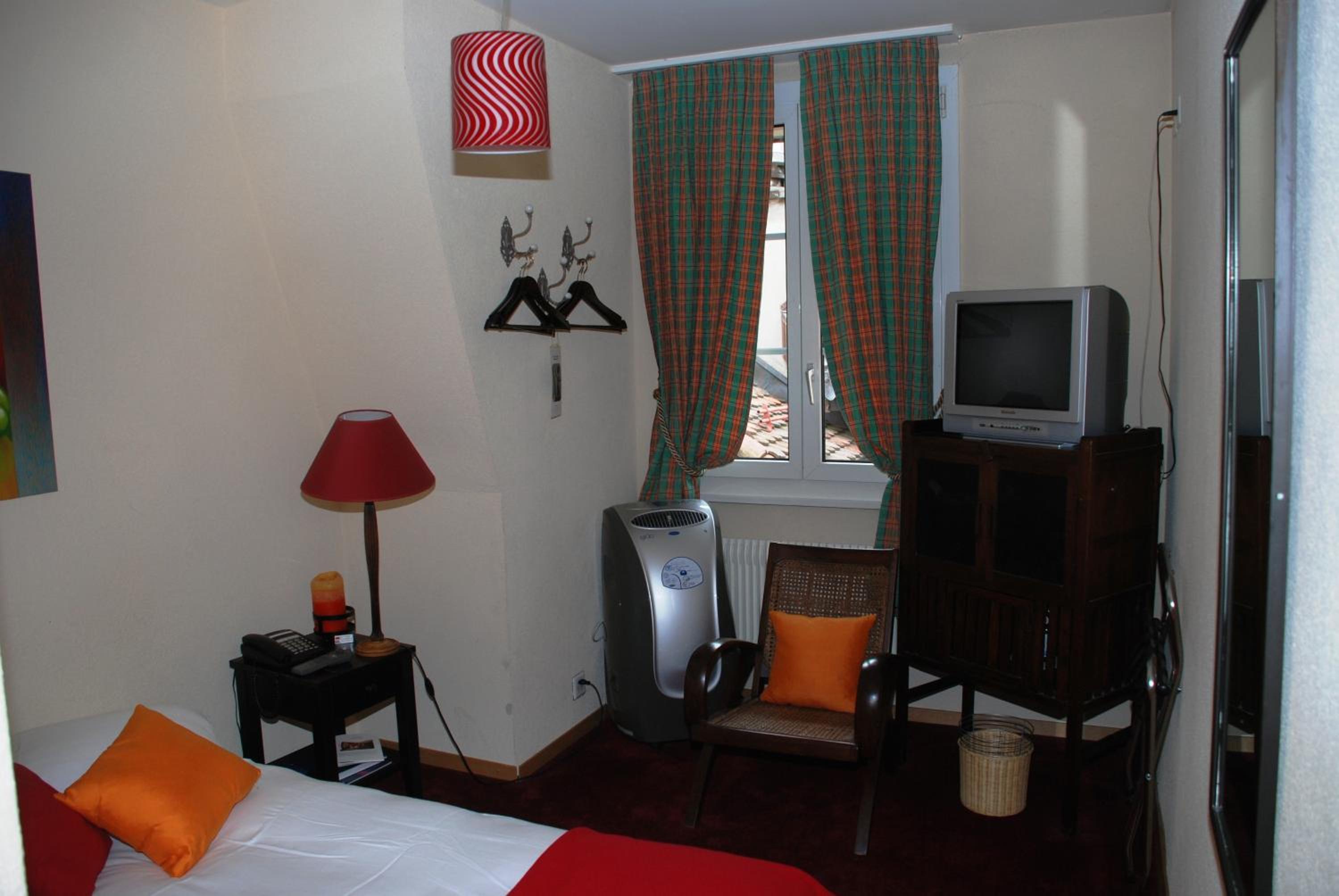 Single Room photo 3