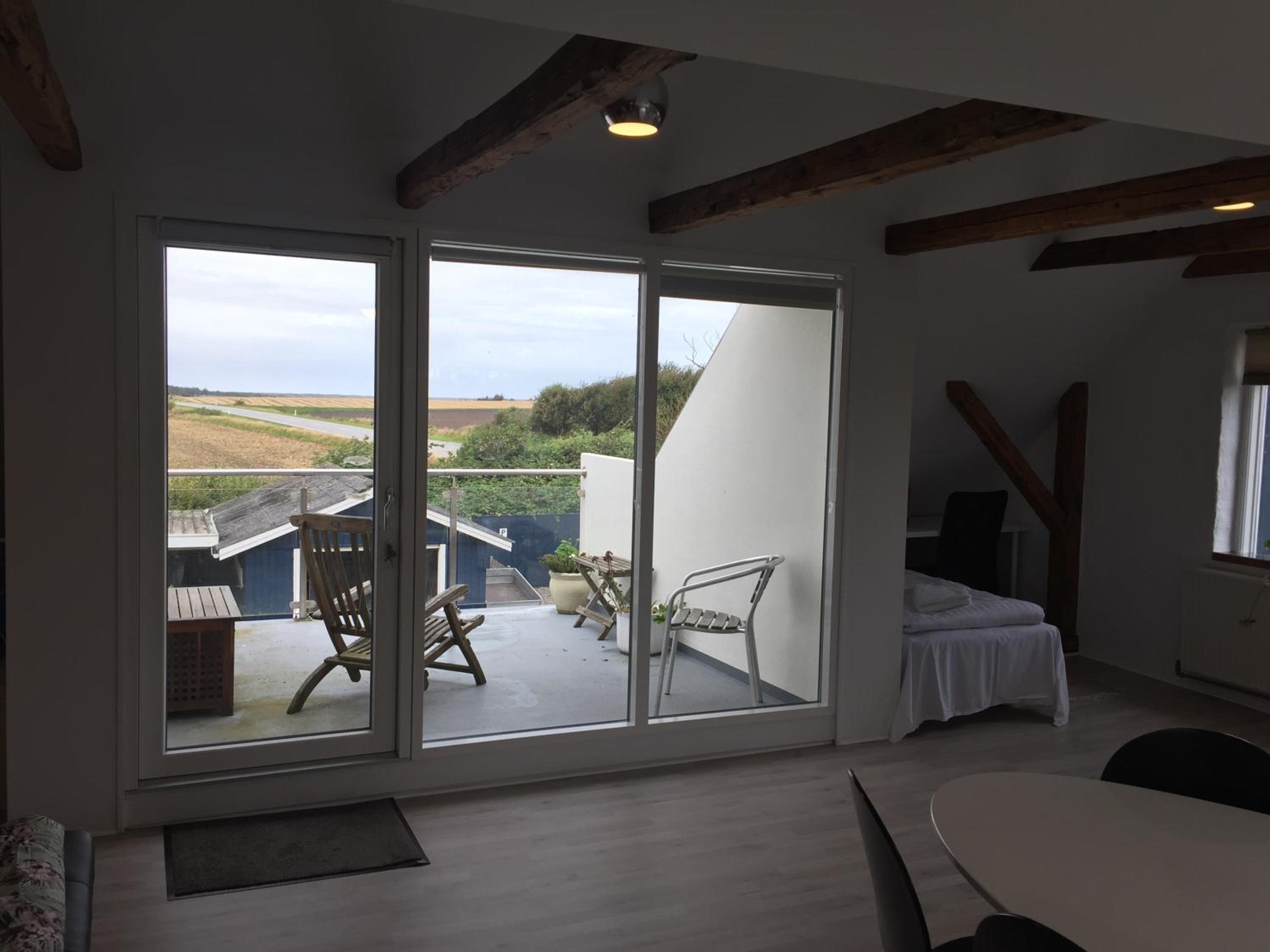 Suite with Balcony - Photo 9