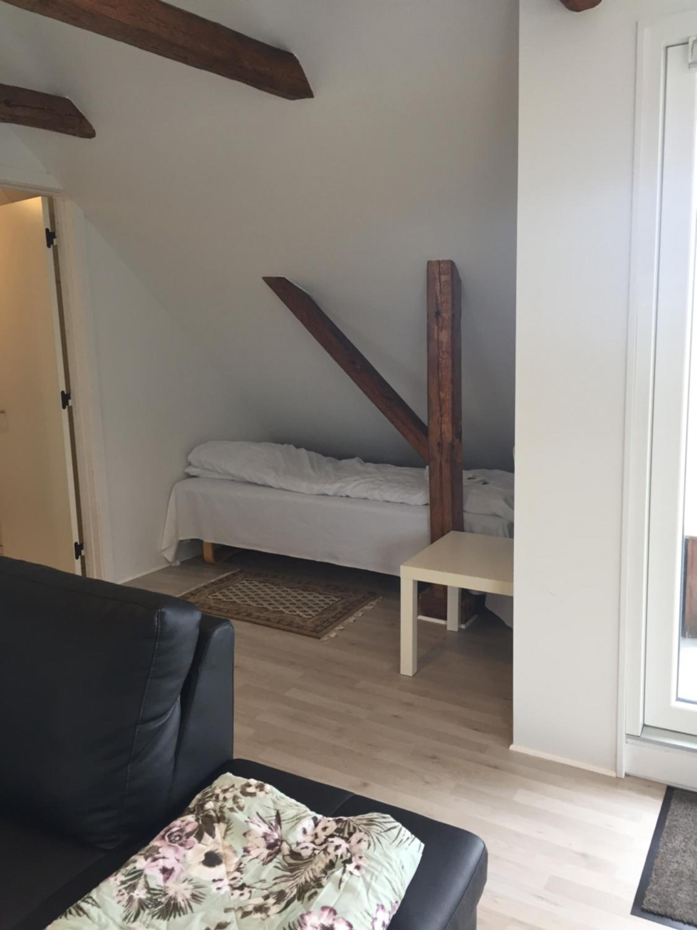 Suite with Balcony - Photo 4